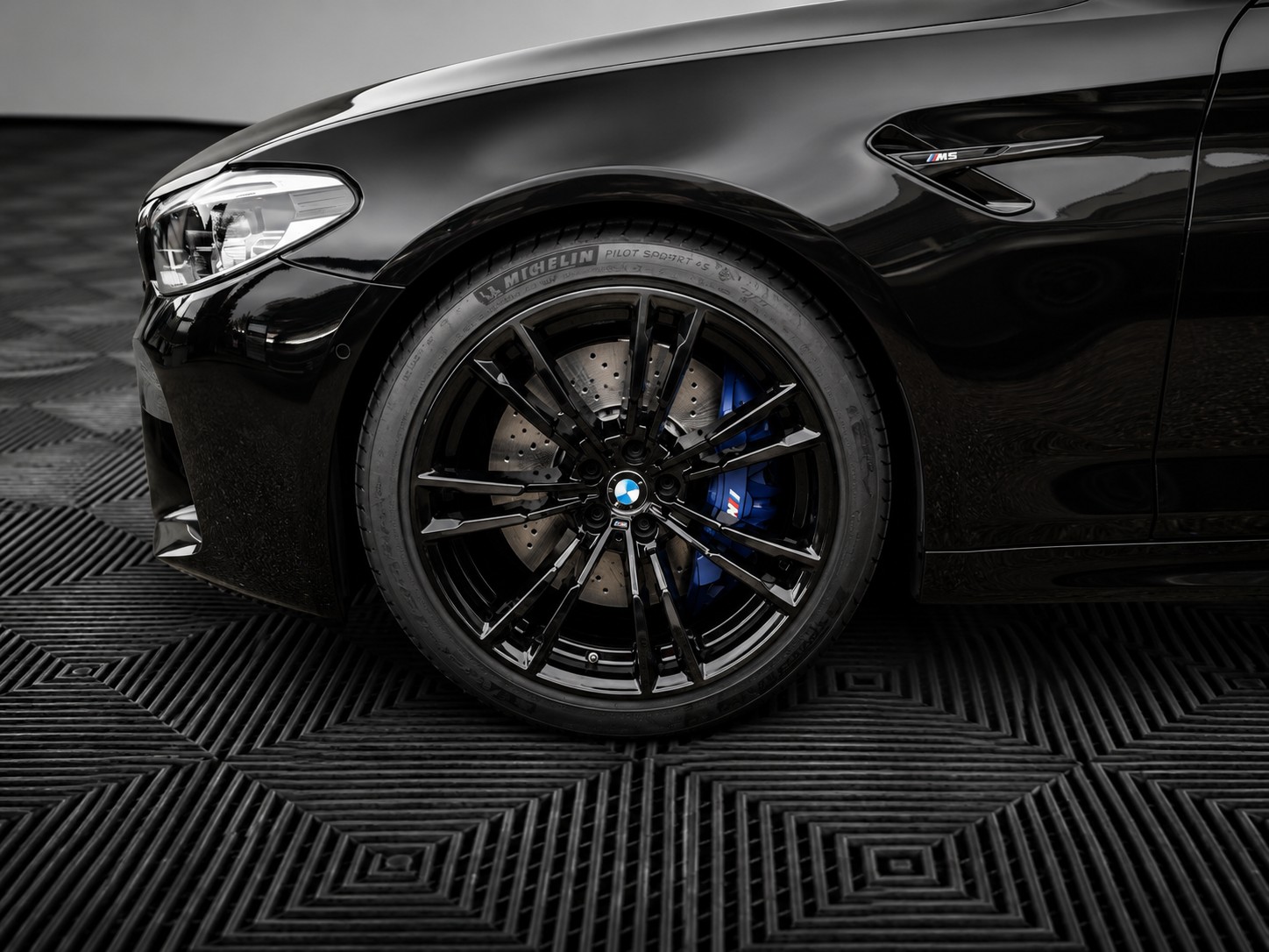 BMW M5 xDrive Competition Drivelogic OHNE OPF!!-image-8