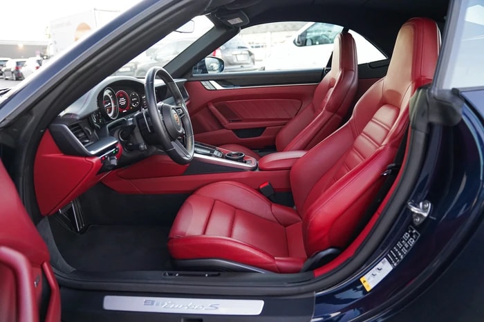 PORSCHE 911 Turbo S Cabriolet PDK-image-10