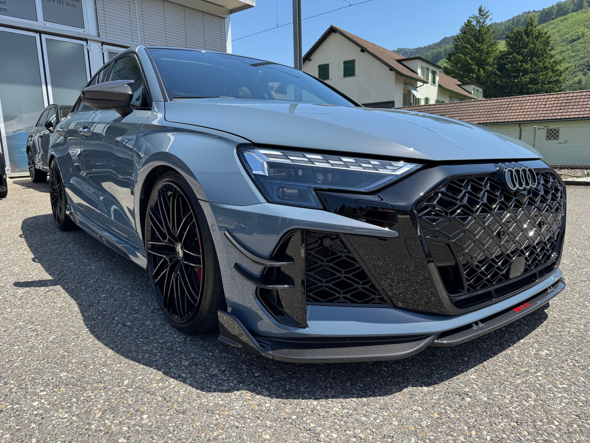 AUDI RS3-R ABT Limousine 2.5 TSI quattro Limited Edition 1 of 125 / 510PS / ABT Schmiedefelgen / ABT Abgasanlage / ABT Aerodynamik-showroom-element-2