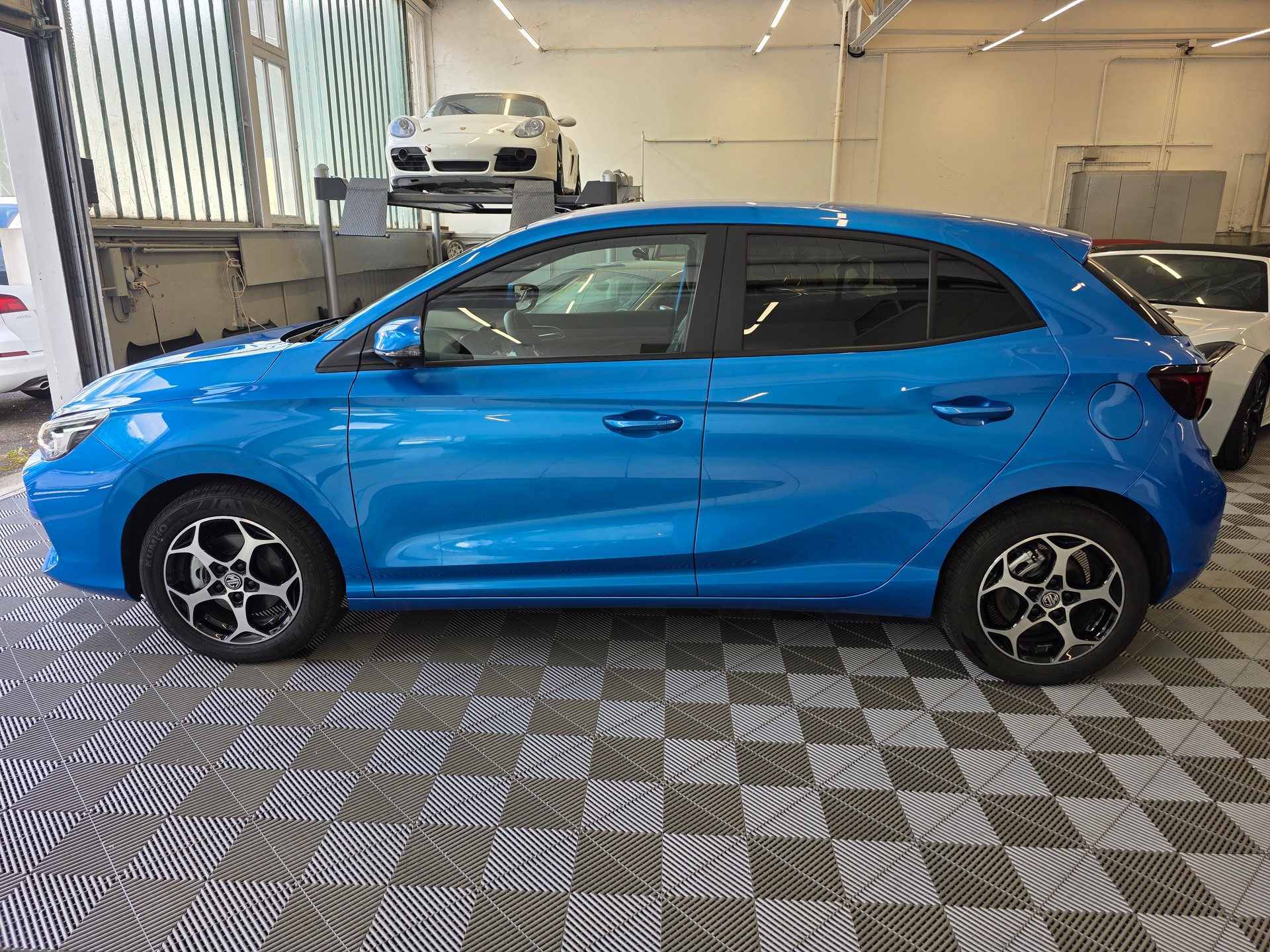 MG 3 1.5 Hybrid Luxury Aut.-showroom-element-1