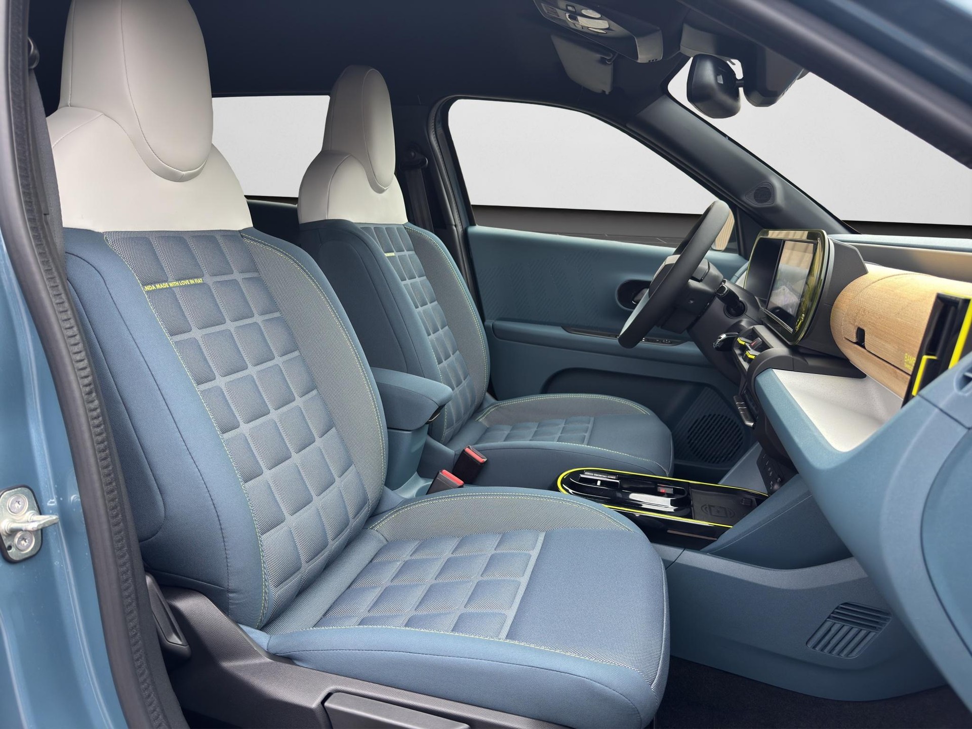 FIAT Grande Panda 1.2 Hybrid La Prima-image-10