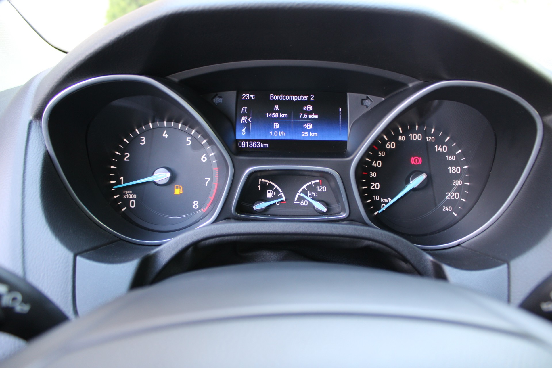 FORD Focus 1.5 SCTi Titanium X-image-10