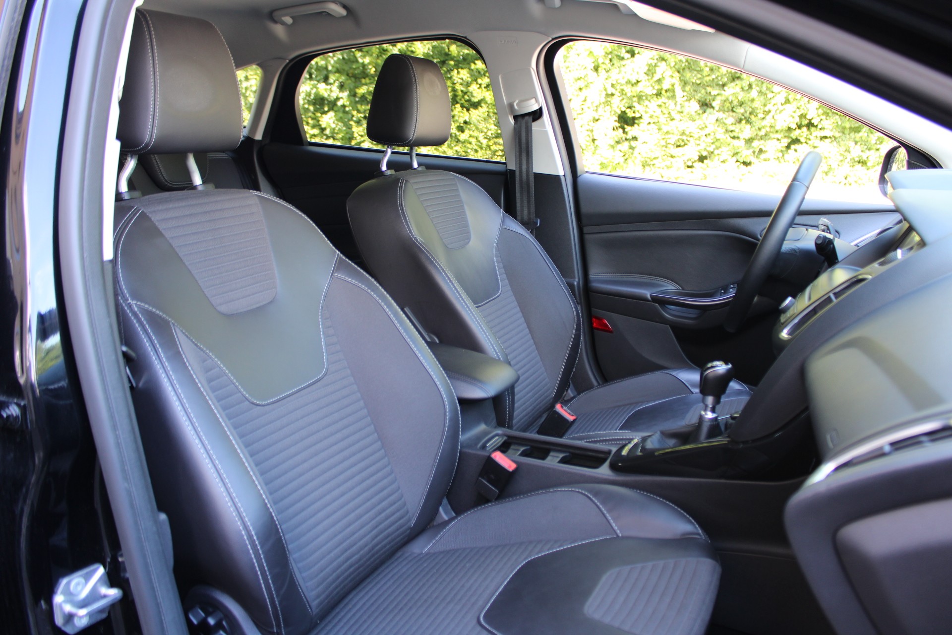 FORD Focus 1.5 SCTi Titanium X-image-8