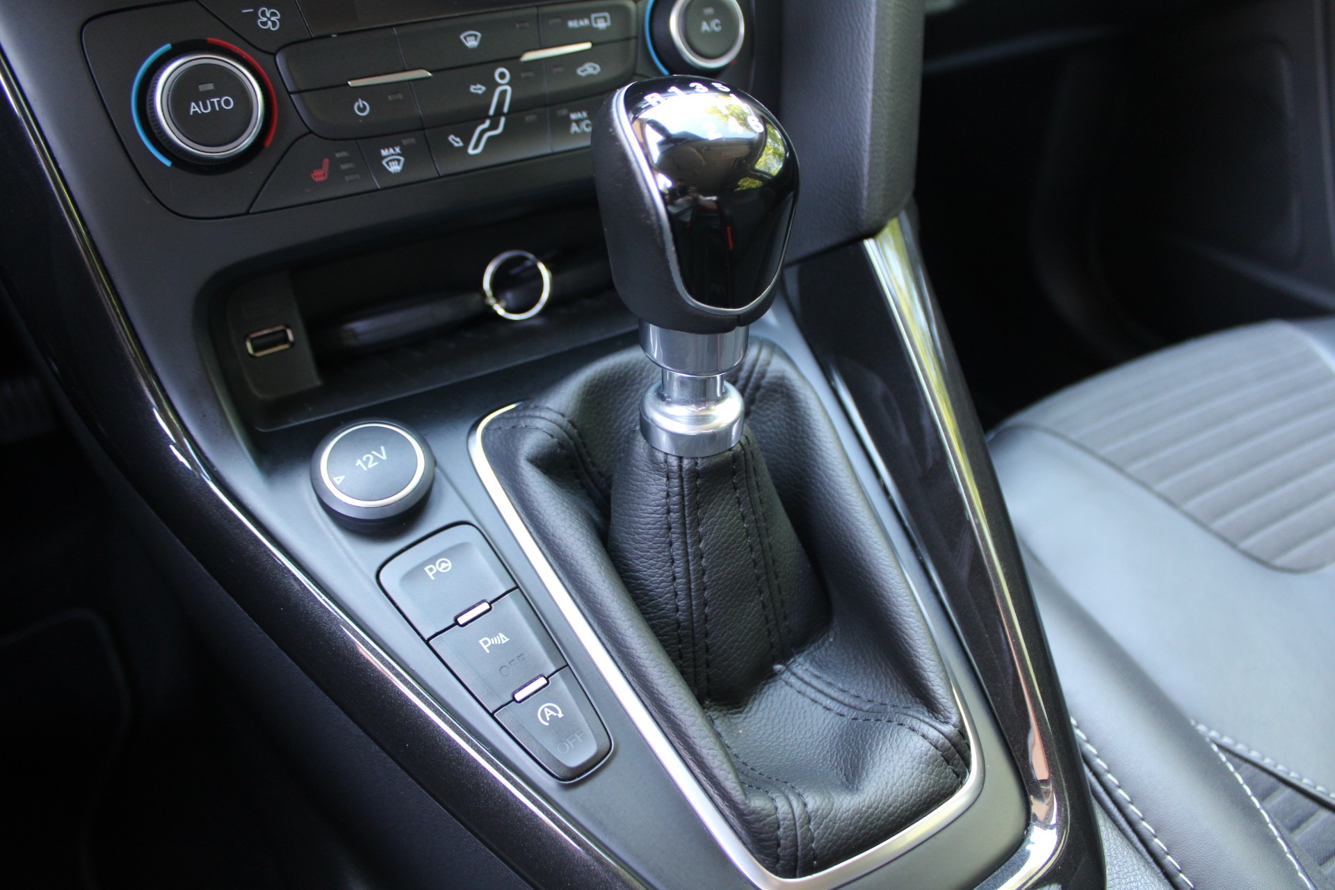FORD Focus 1.5 SCTi Titanium X-image-14