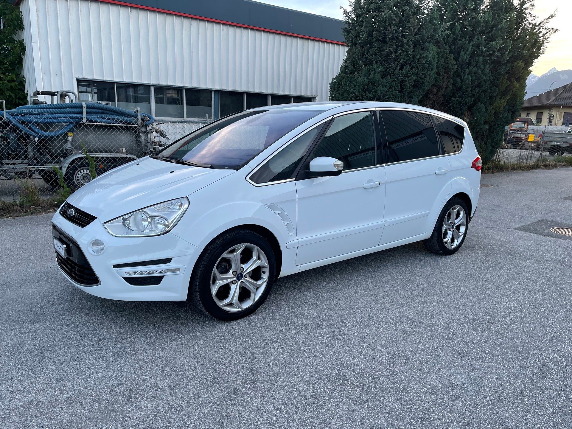 FORD S-Max 2.0 TDCi Titanium-image-24