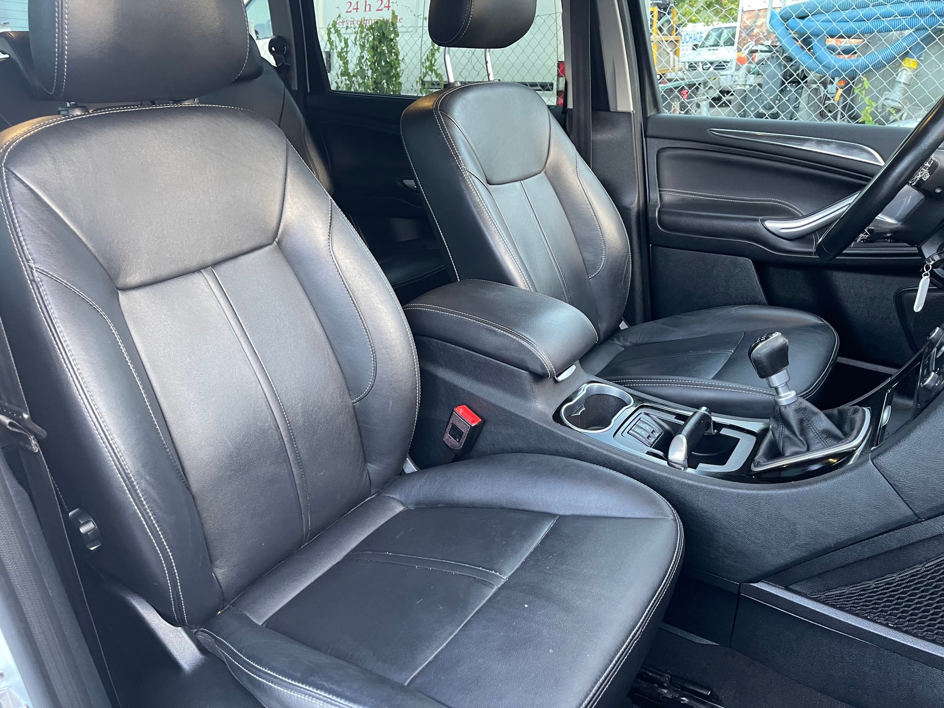 FORD S-Max 2.0 TDCi Titanium-image-16