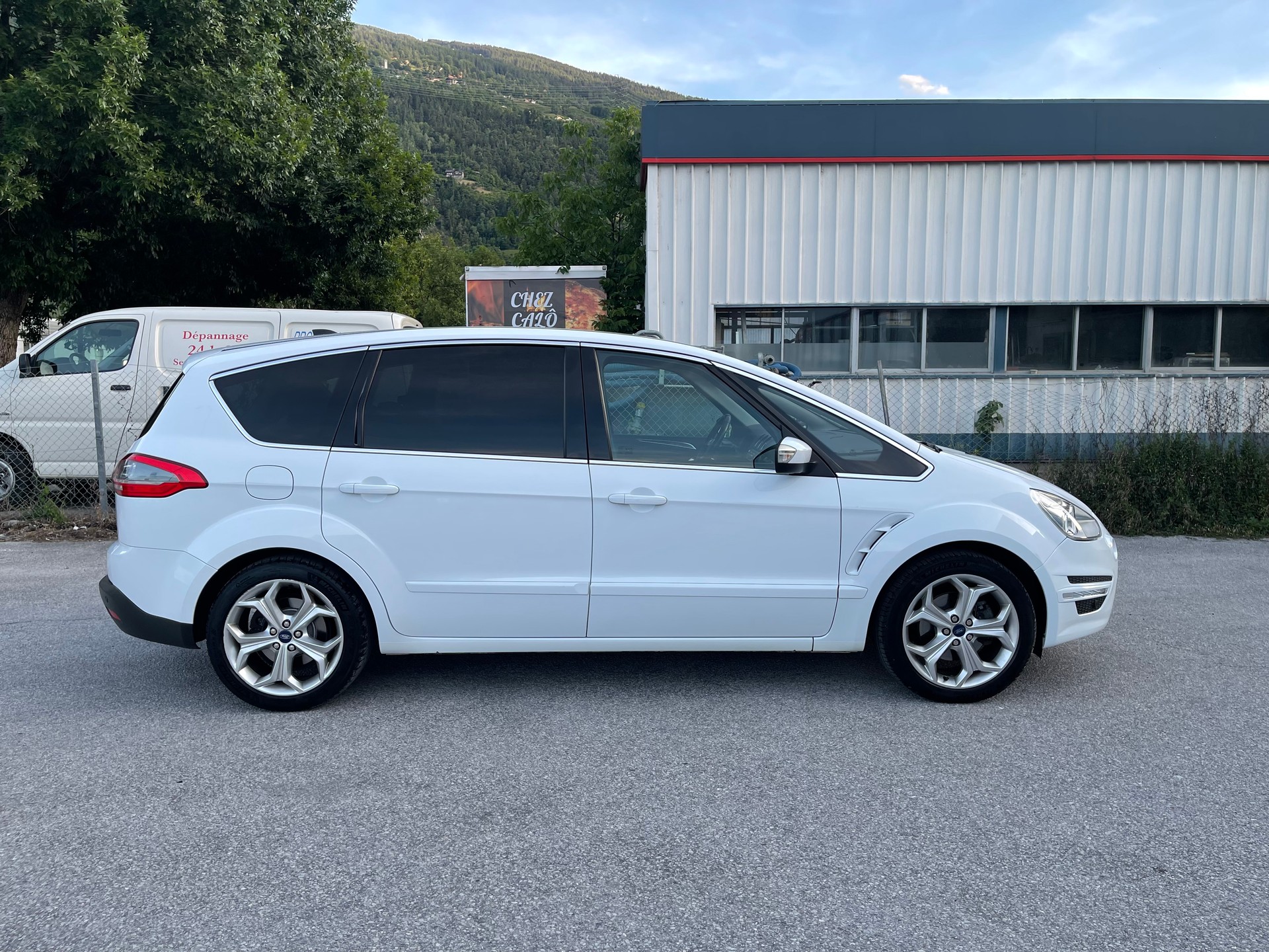 FORD S-Max 2.0 TDCi Titanium-image-21