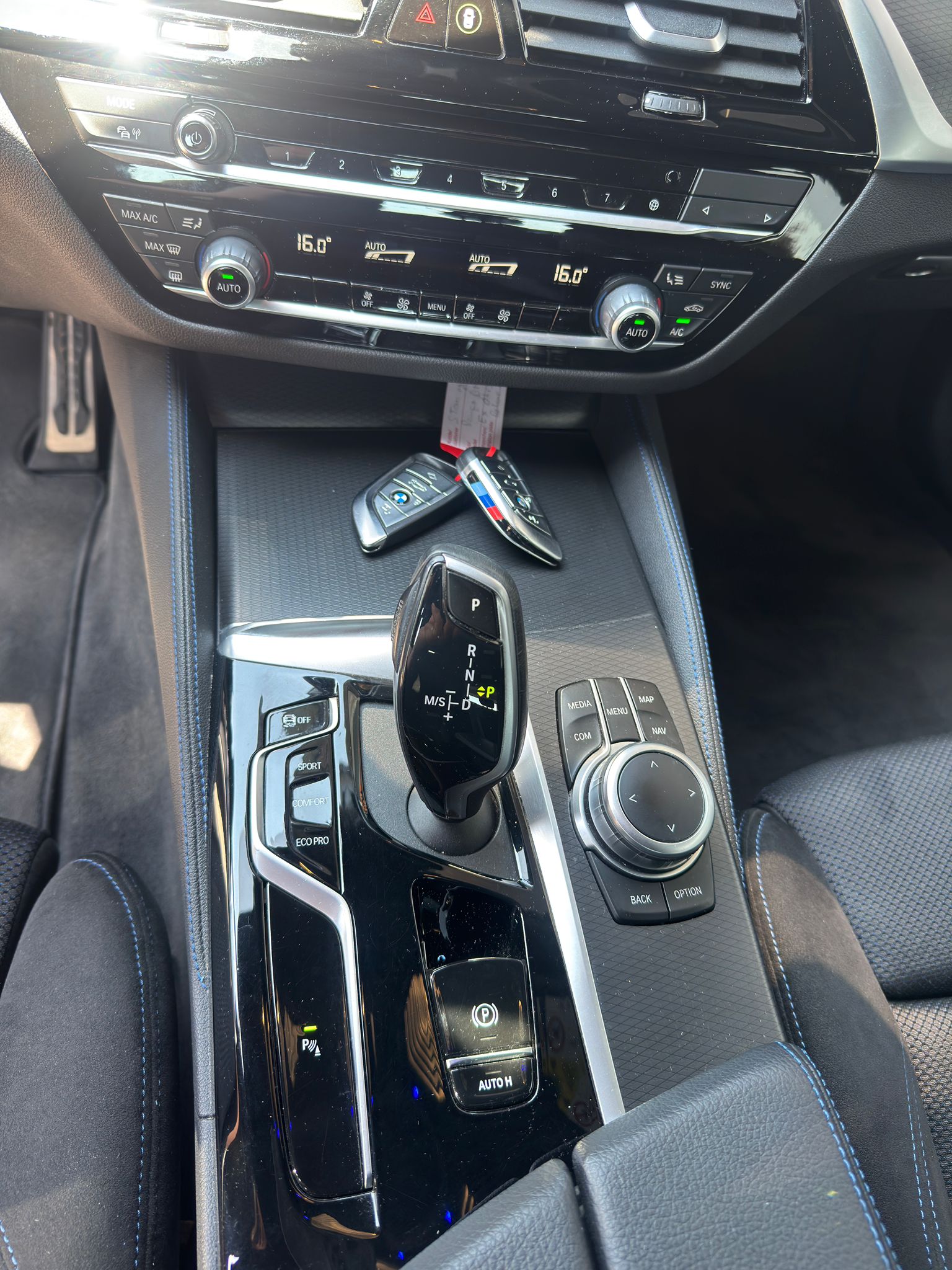 BMW 520d xDrive 48V Touring Steptronic-image-10