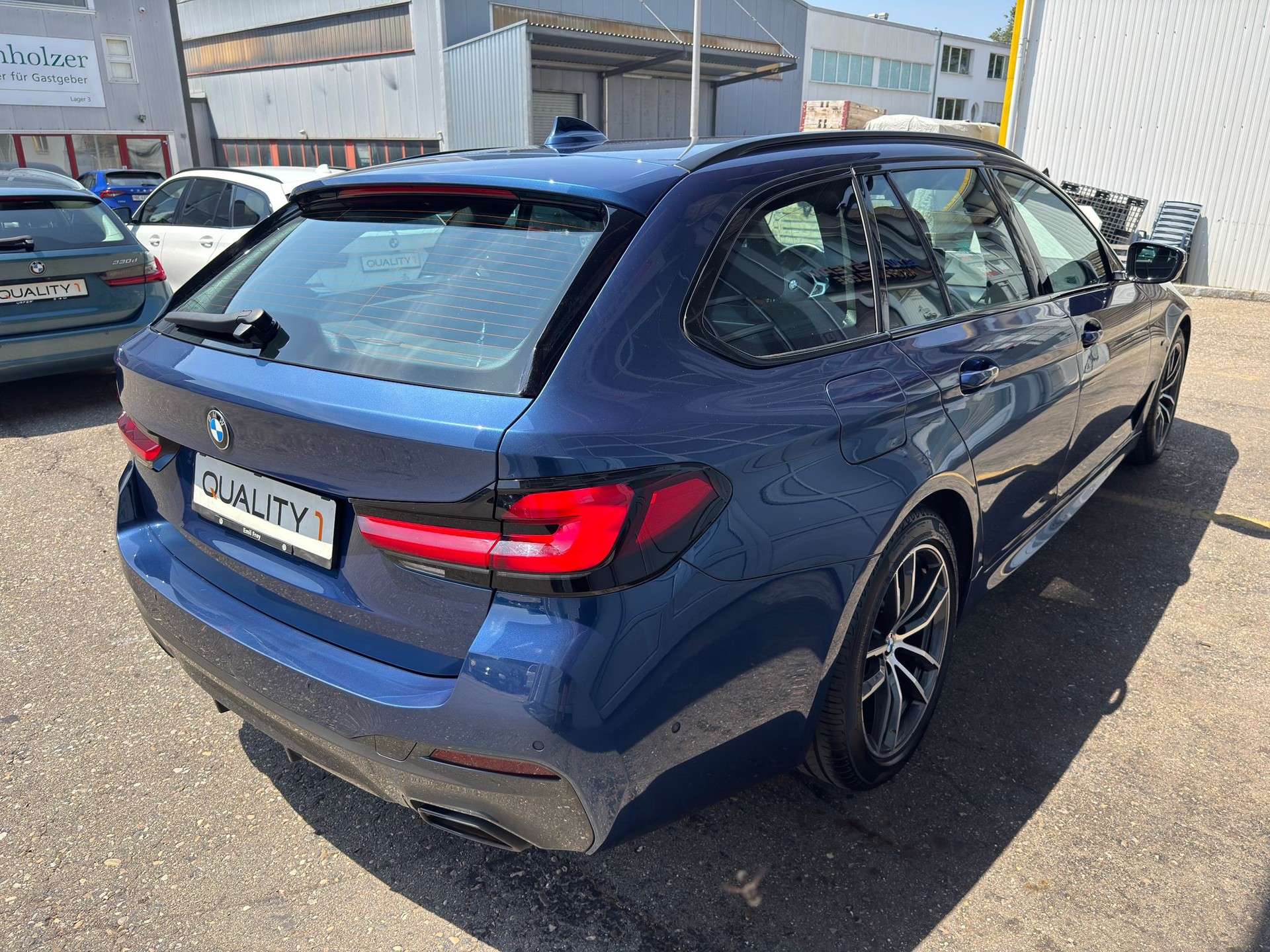 BMW 520d xDrive 48V Touring Steptronic-image-7