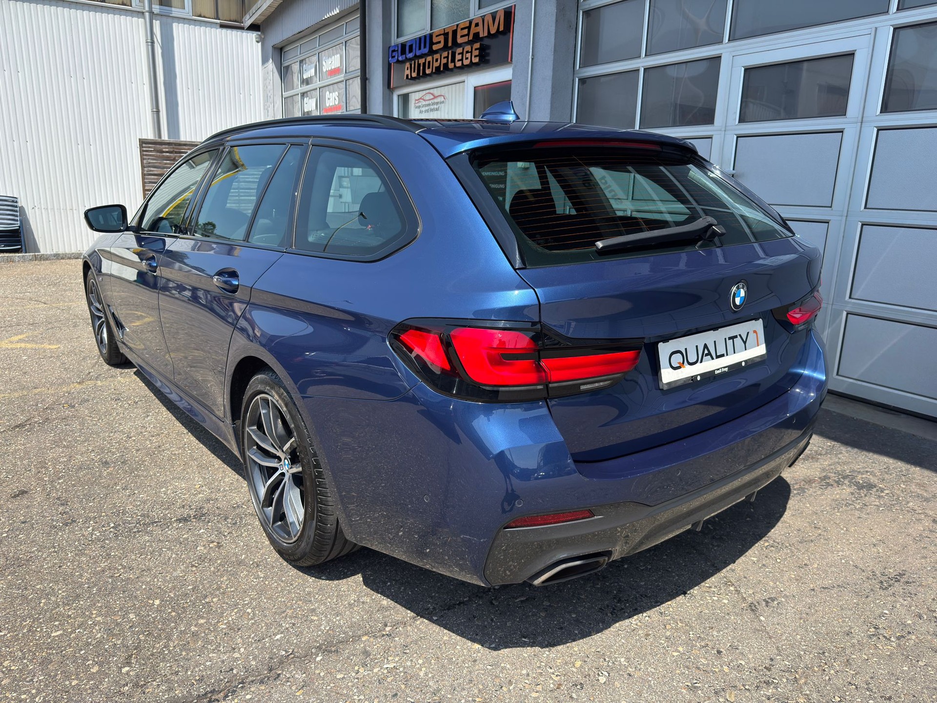 BMW 520d xDrive 48V Touring Steptronic-image-5