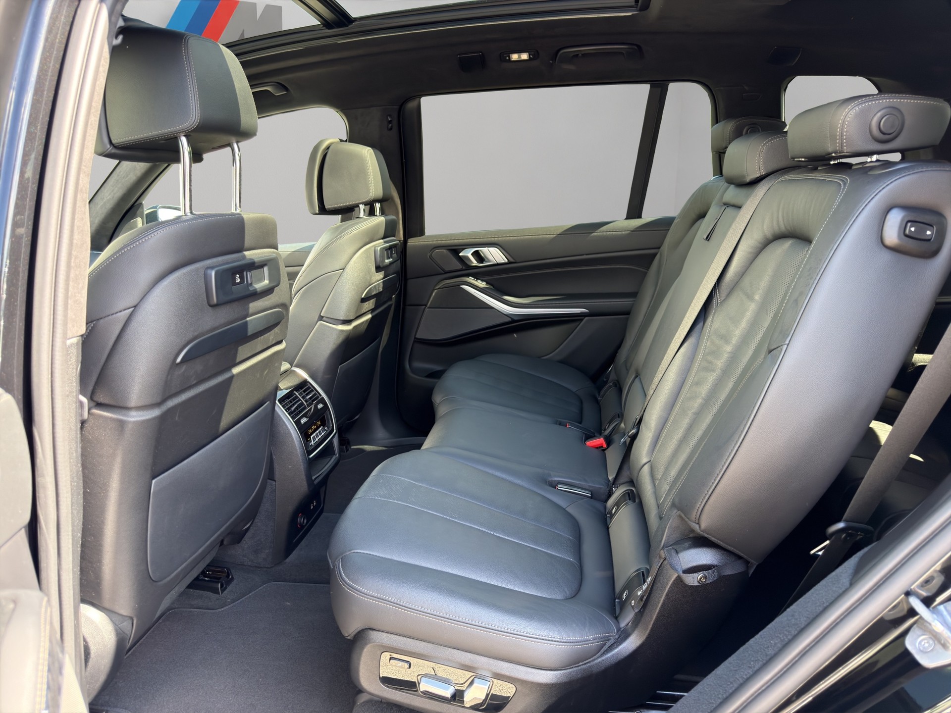 BMW X7 xDrive 48V 40d Steptronic-image-16