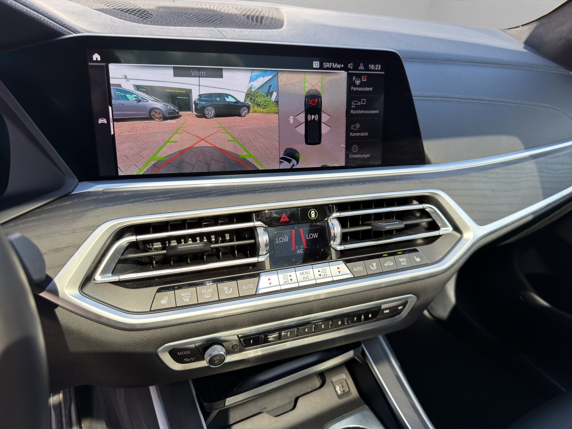 BMW X7 xDrive 48V 40d Steptronic-image-14