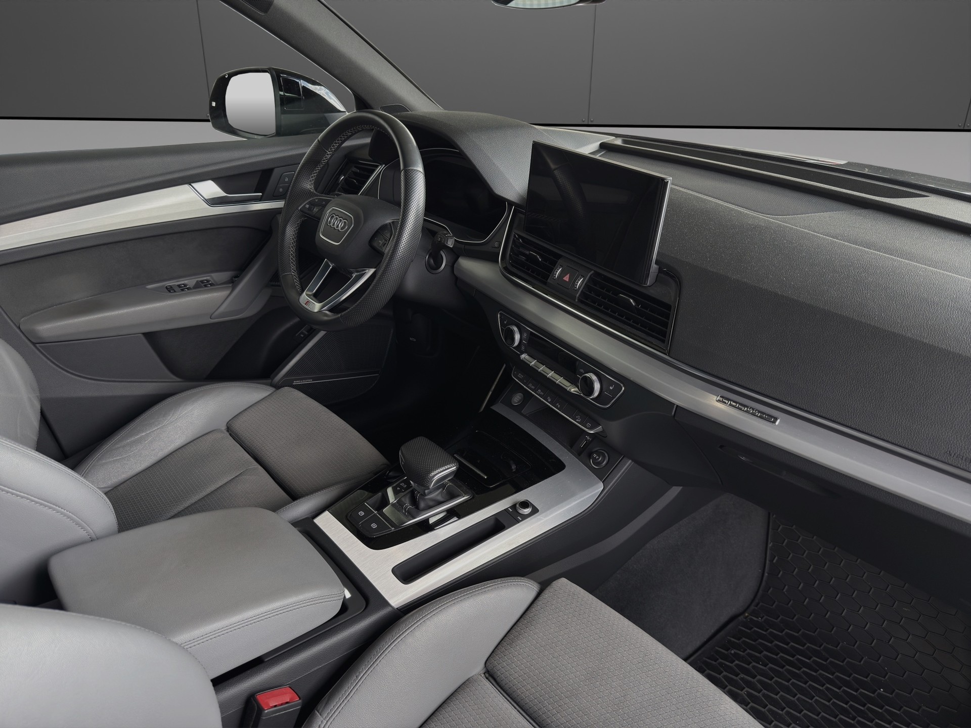 AUDI Q5 Sportback 40 TDI Blackedition quattro S-tronic-image-10