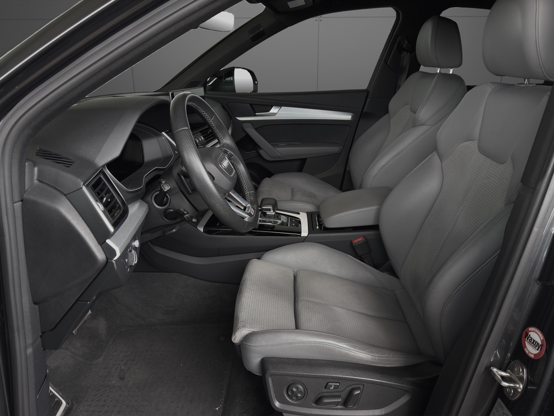 AUDI Q5 Sportback 40 TDI Blackedition quattro S-tronic-image-5