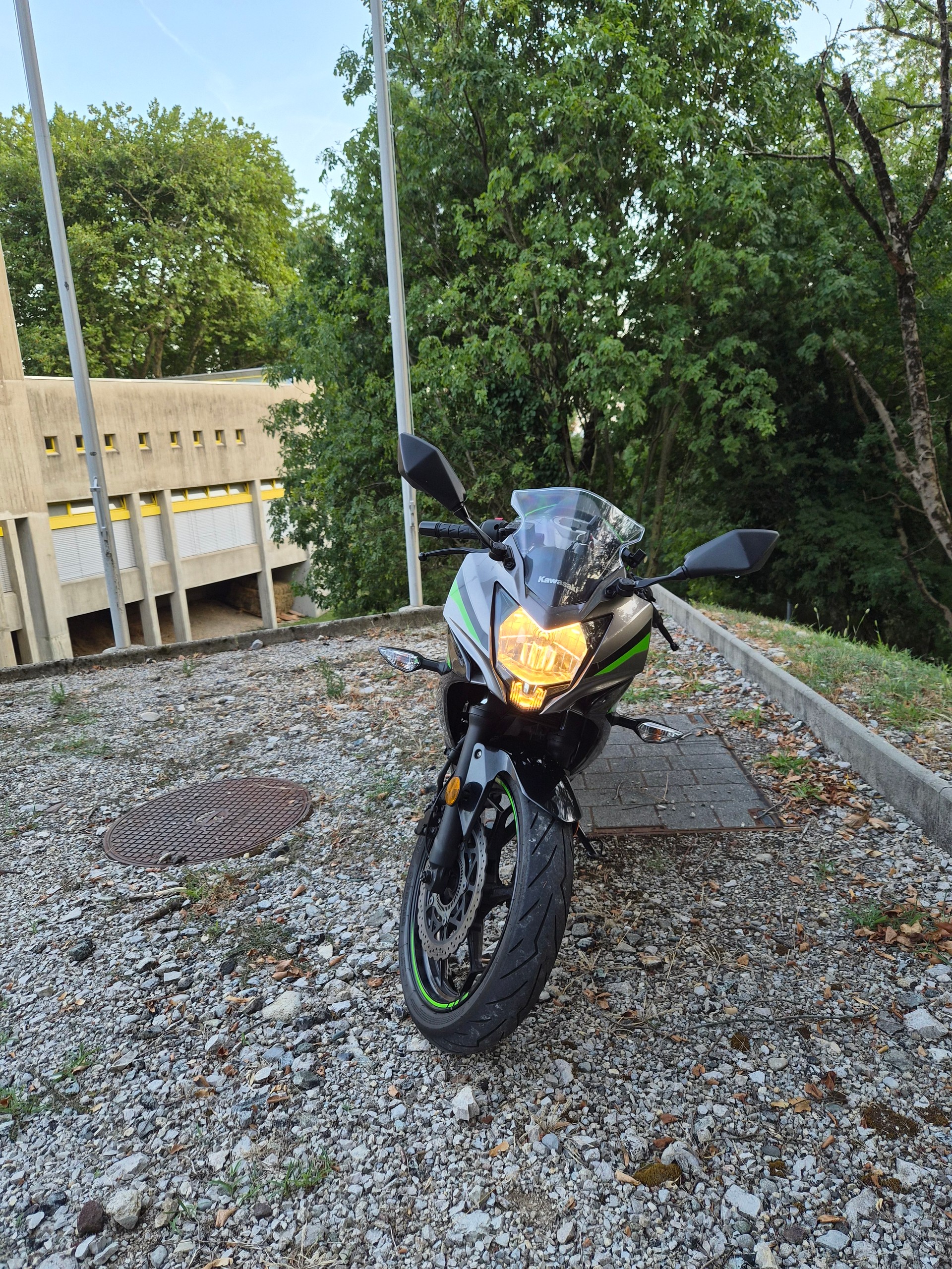 KAWASAKI Ninja 125-image-7