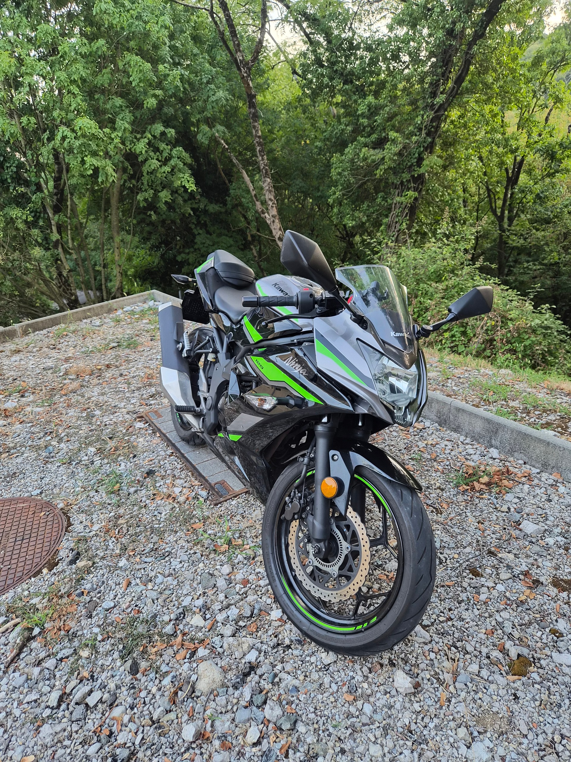 KAWASAKI Ninja 125-image-1