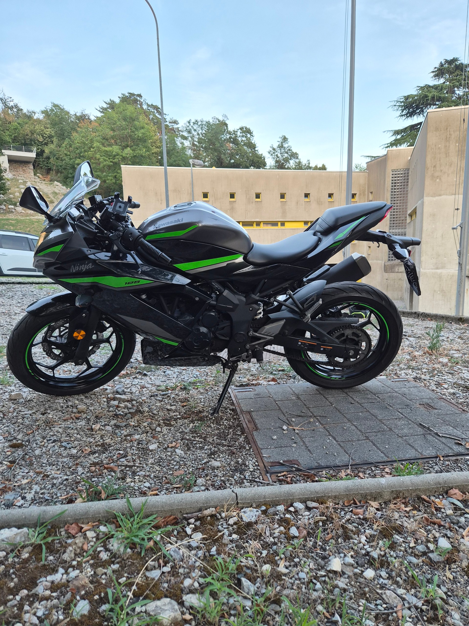 KAWASAKI Ninja 125-image-0