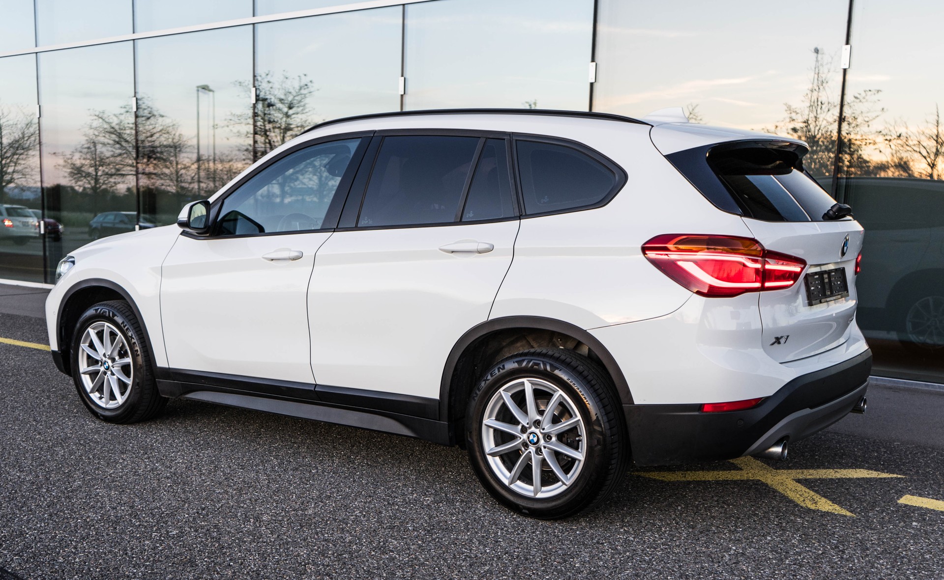 BMW X1 xDrive 18d Sport Line Steptronic-showroom-element-2