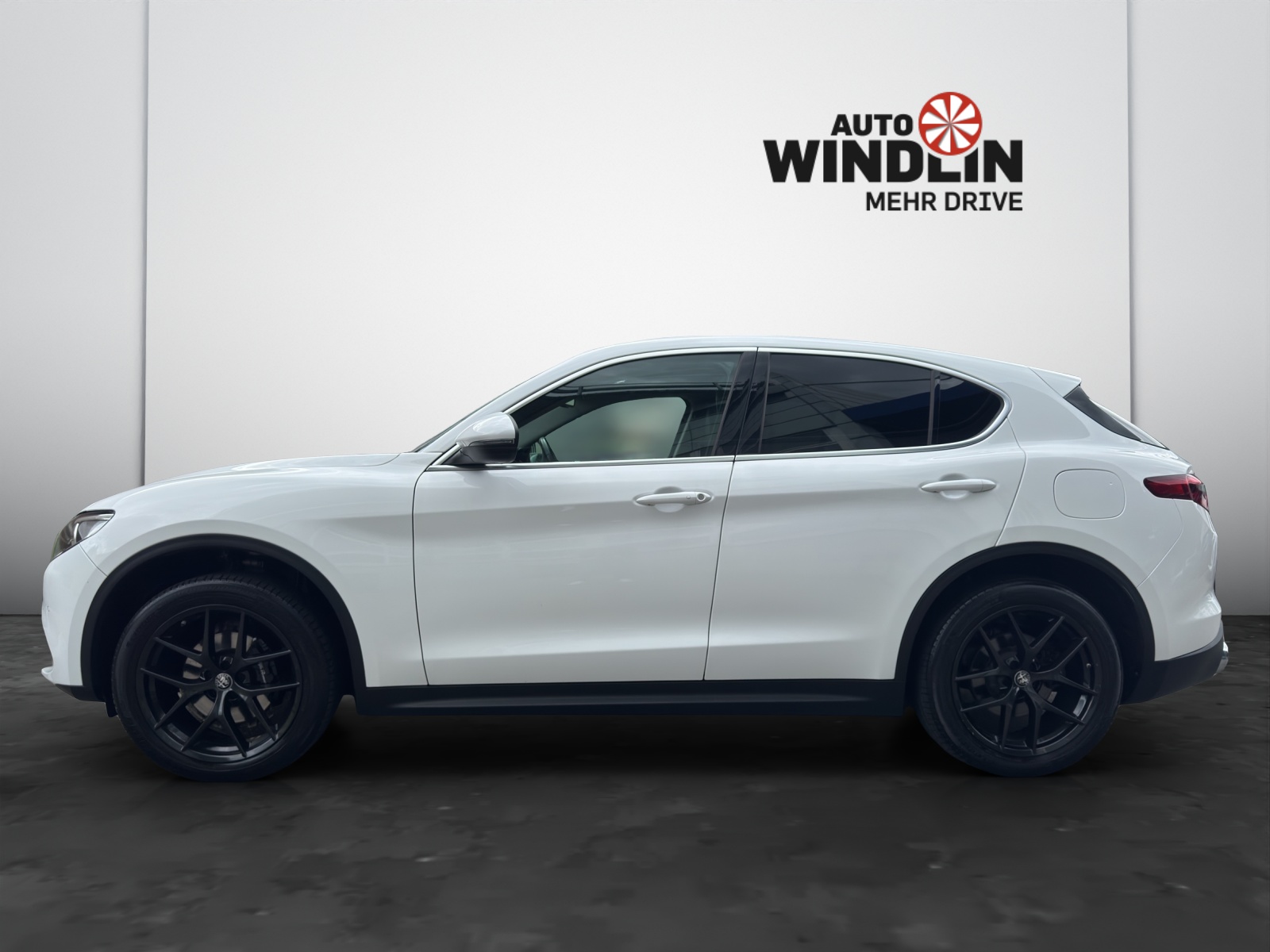 ALFA ROMEO Stelvio 2.0 Q4 280 Executive-showroom-element-2