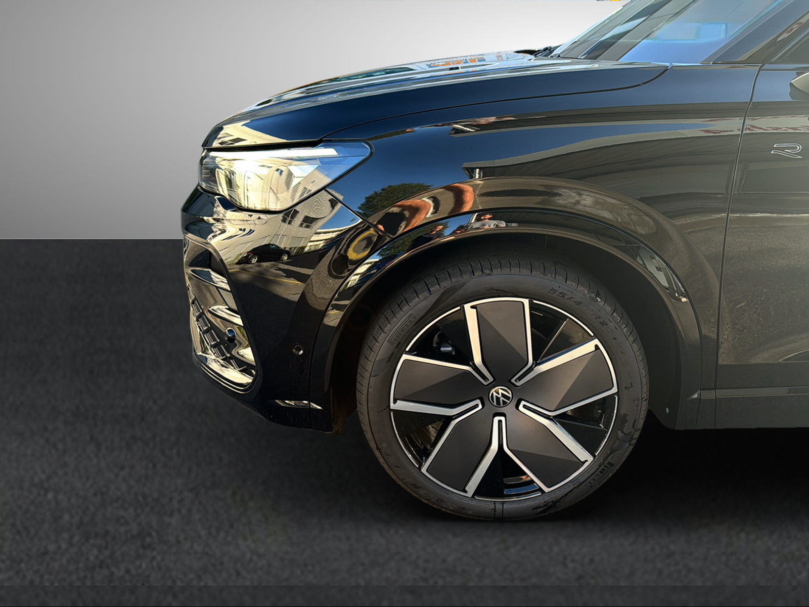 VW Tiguan 2.0 TDI SCR R-Line DSG-image-4