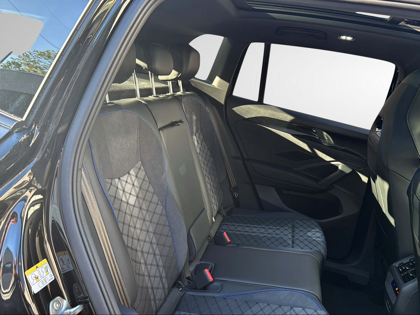 VW Tiguan 2.0 TDI SCR R-Line DSG-image-24
