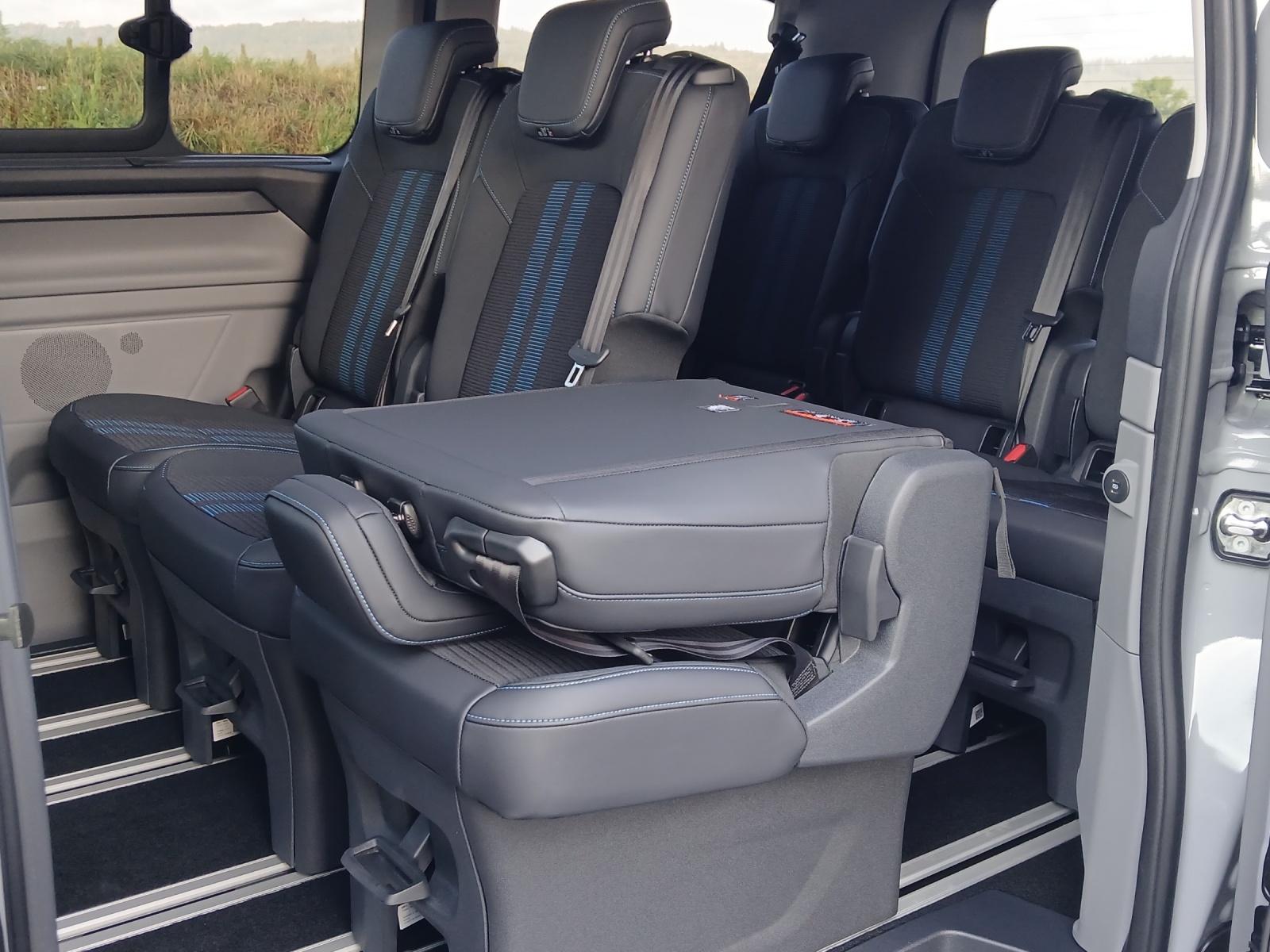 FORD Tourneo Custom Bus 340 L1 2.5 Duratec 233 Sport PHEV-image-13