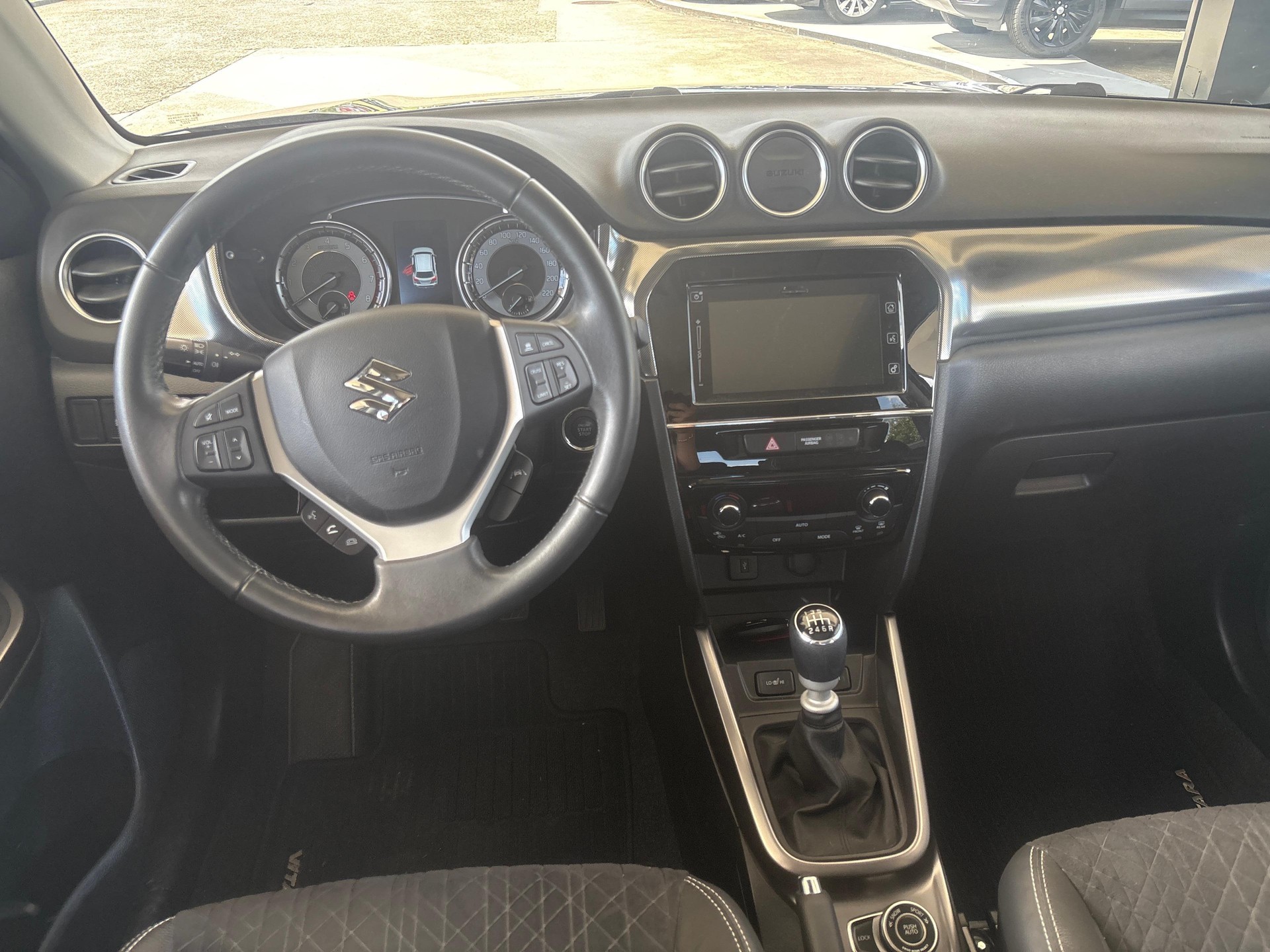 SUZUKI Vitara 1.4 T Compact Top Hybrid 4x4-image-8