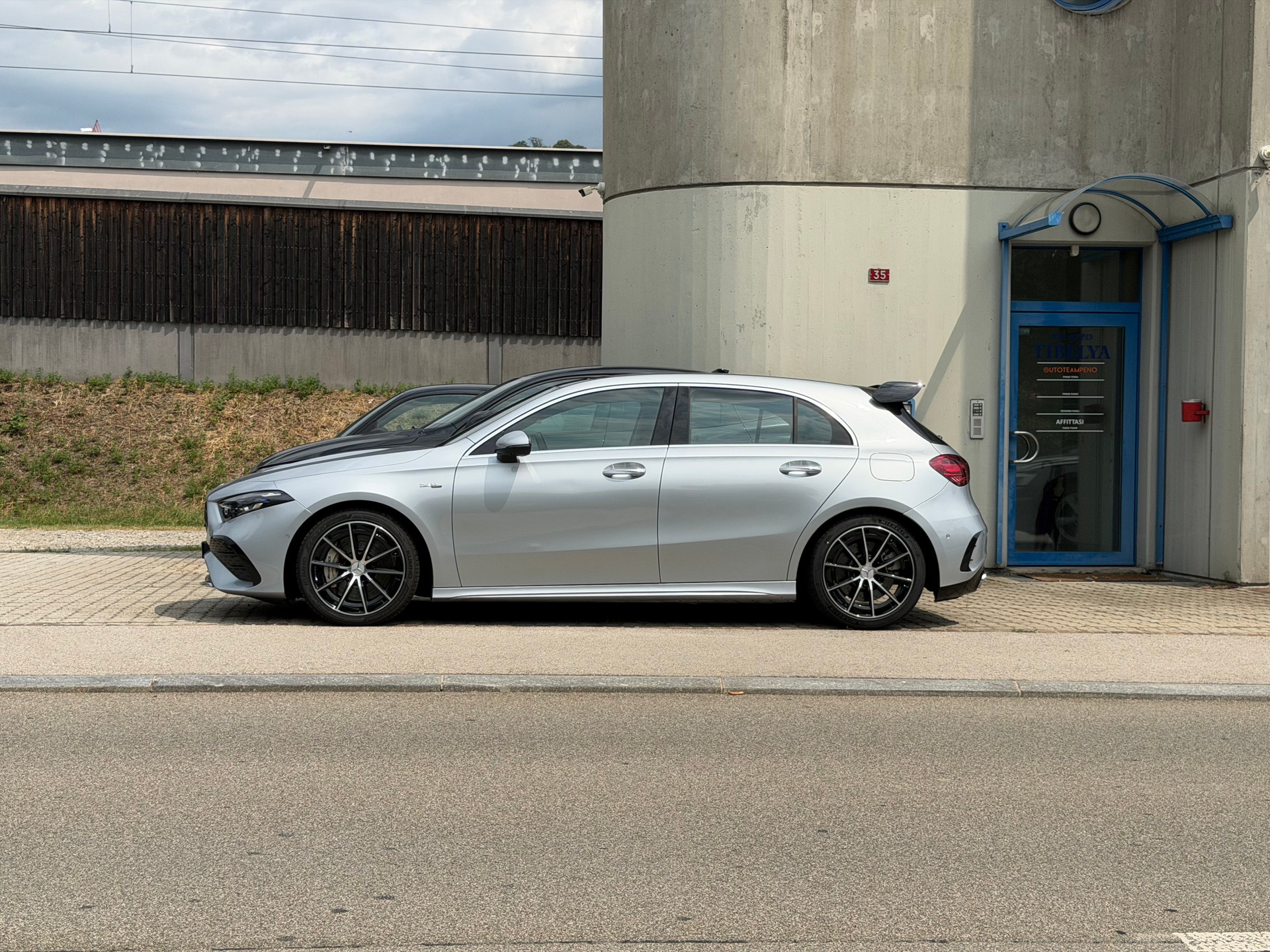 MERCEDES-BENZ A AMG 35 4Matic 8G-DCT-image-3