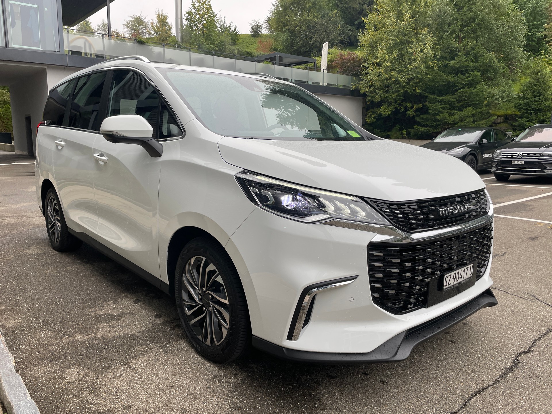 MAXUS eUniq 5 Grand Wagon 6-Sitzer 70kWh-showroom-element-2