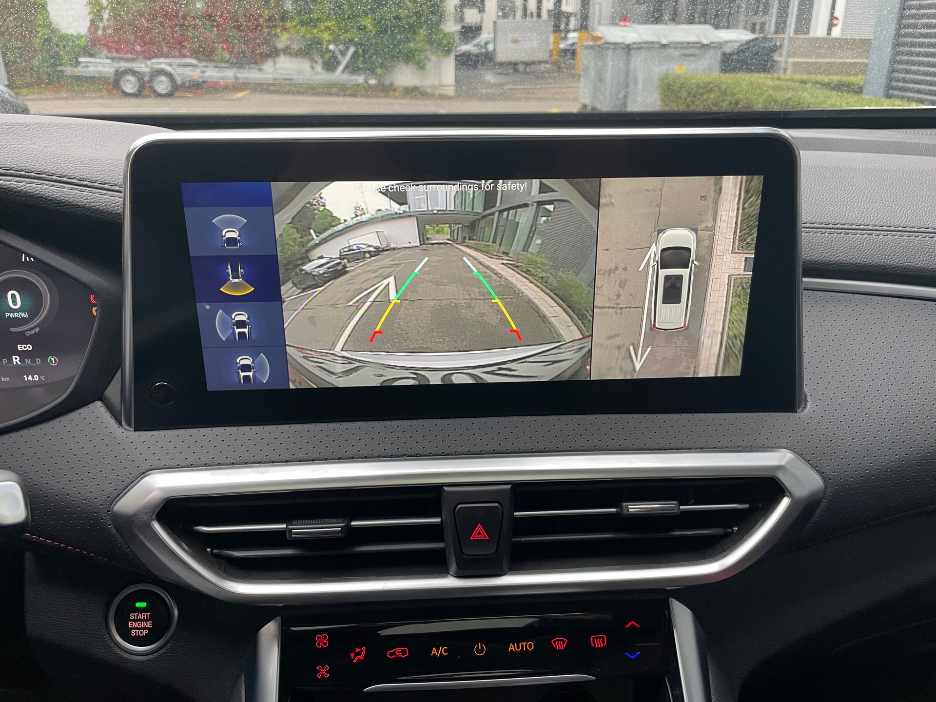 MAXUS eUniq 5 Grand Wagon 6-Sitzer 70kWh-image-20