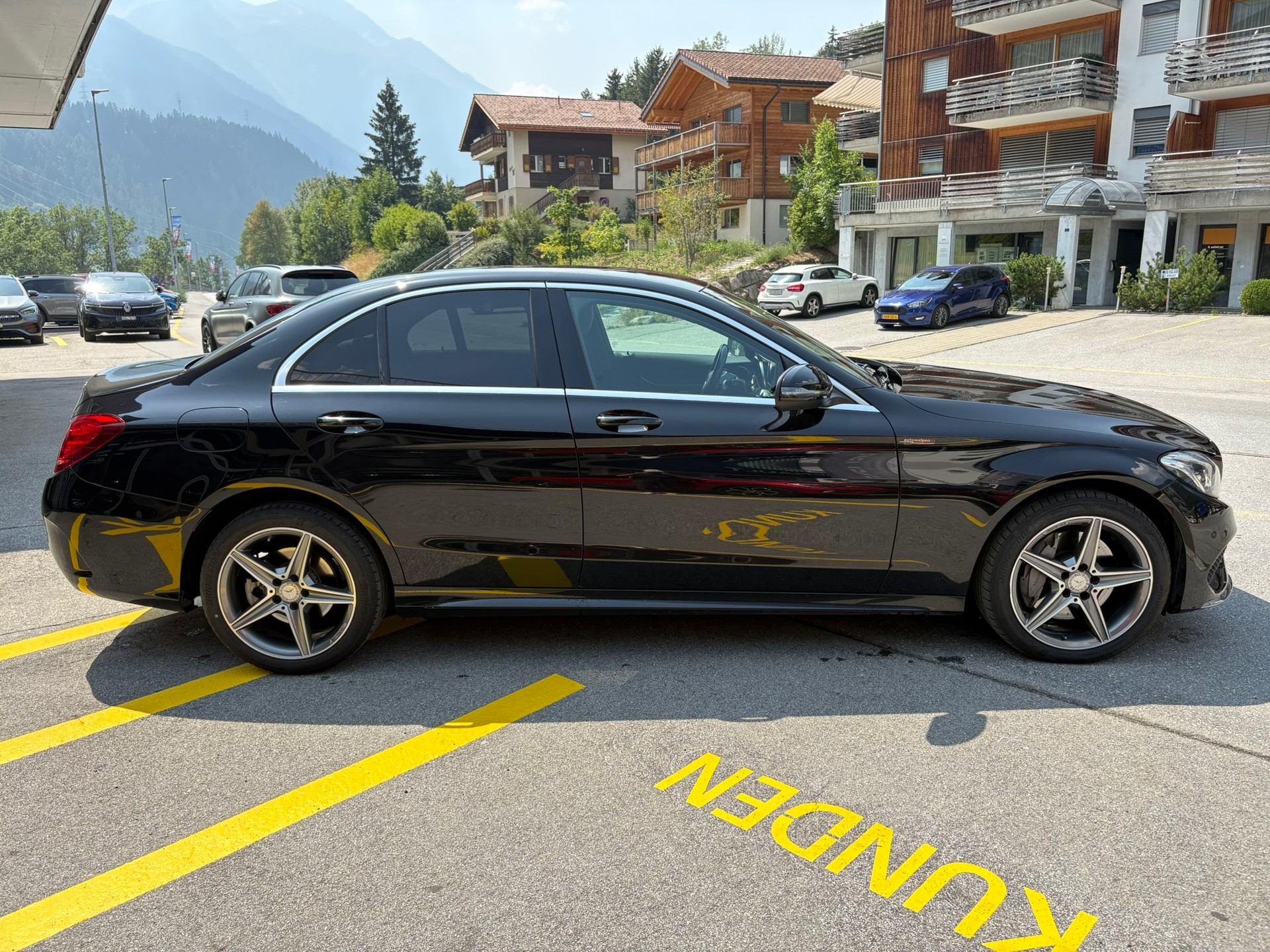 MERCEDES-BENZ C 400 AMG Line 4Matic-showroom-element-3