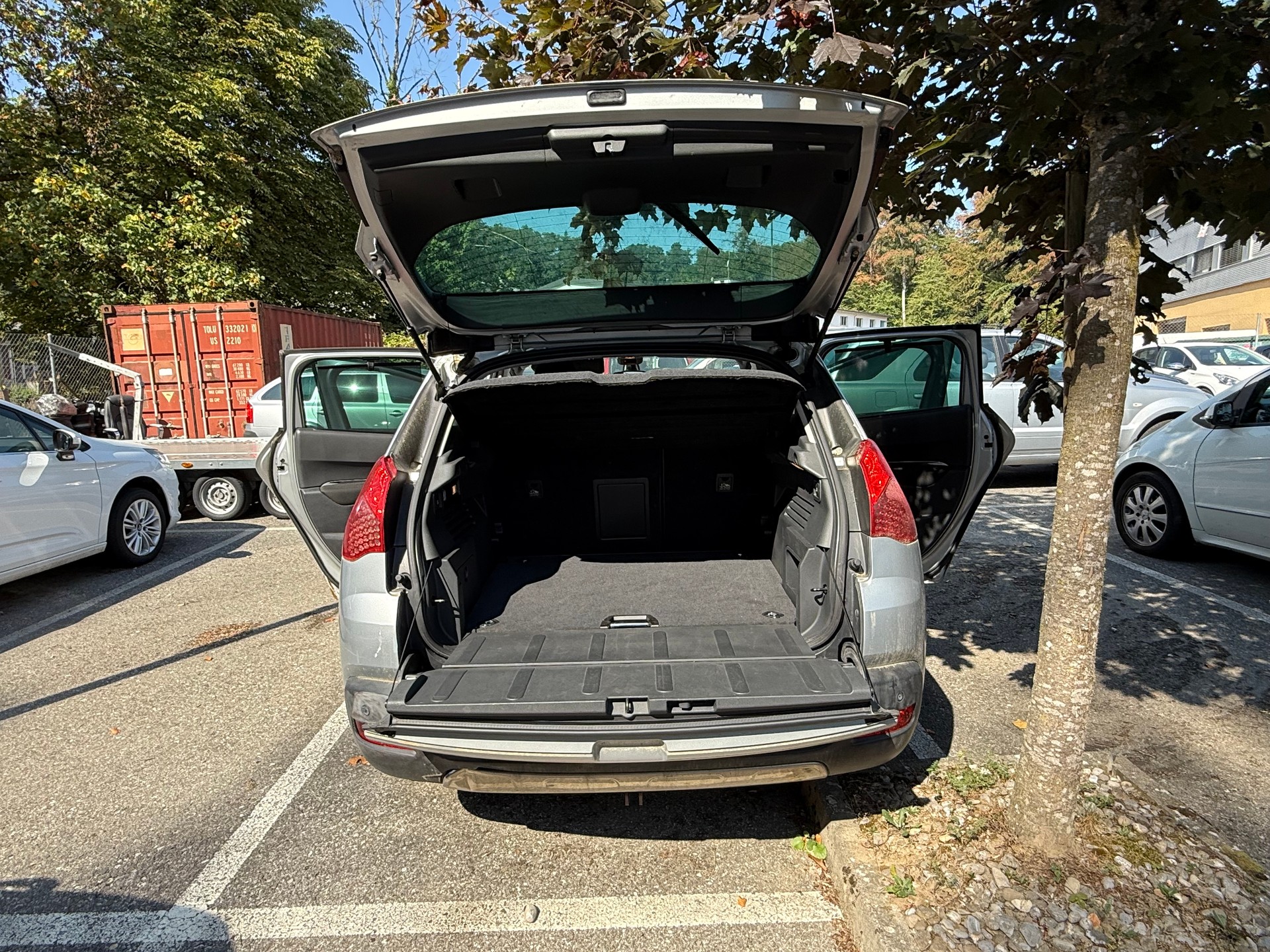 PEUGEOT 3008 1.6 16V T Sport Pack-image-4
