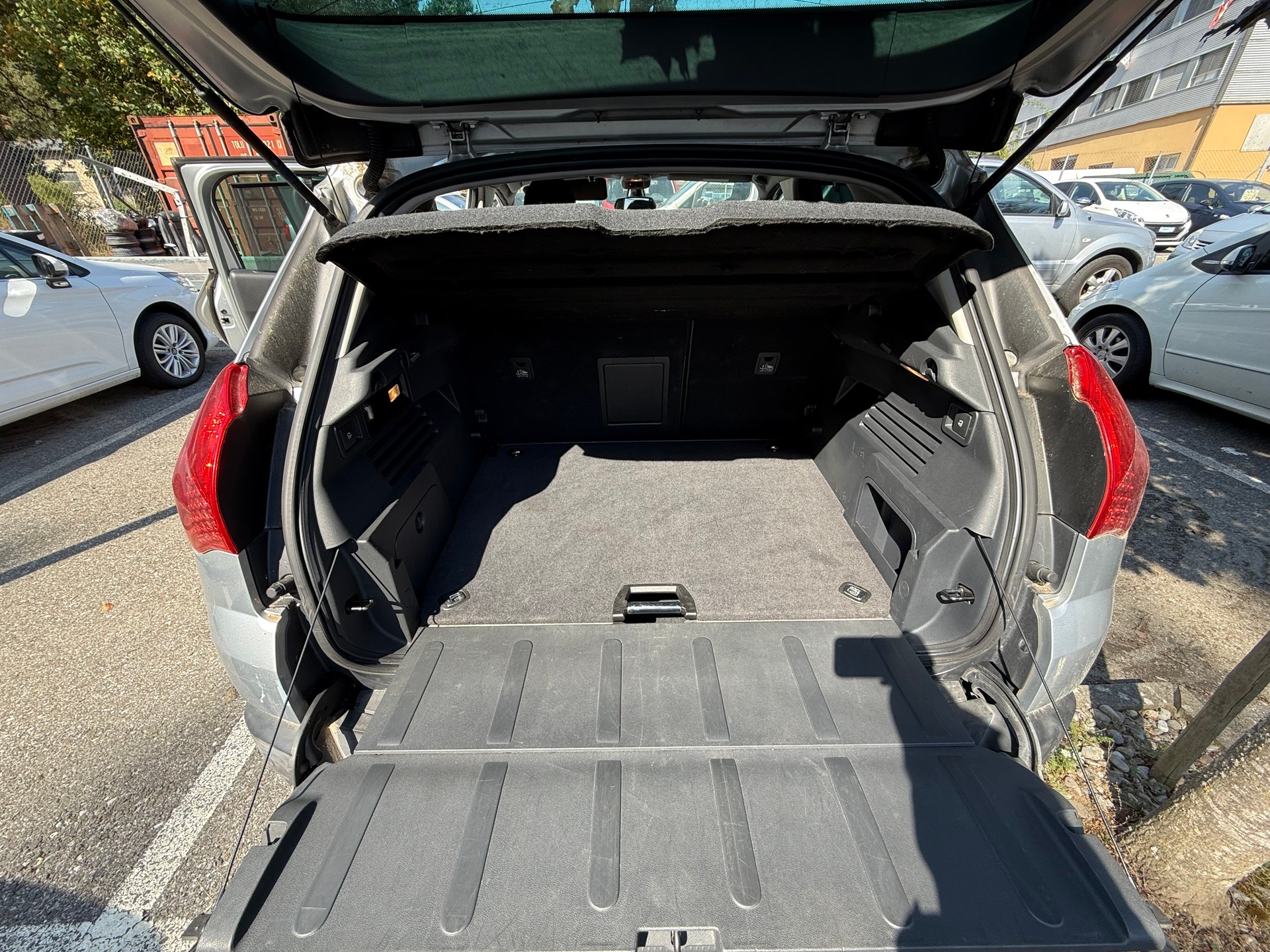 PEUGEOT 3008 1.6 16V T Sport Pack-image-8