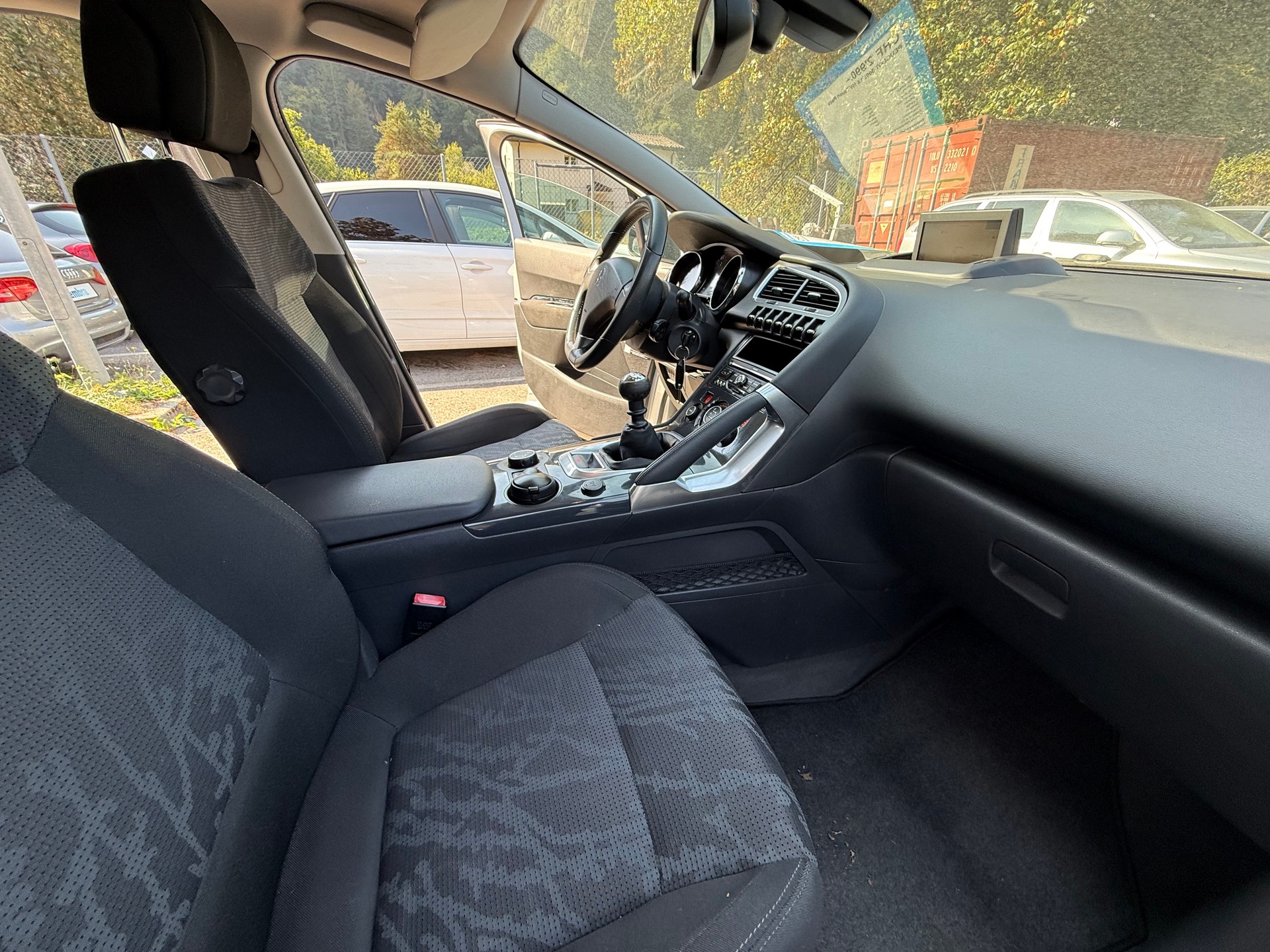 PEUGEOT 3008 1.6 16V T Sport Pack-image-11
