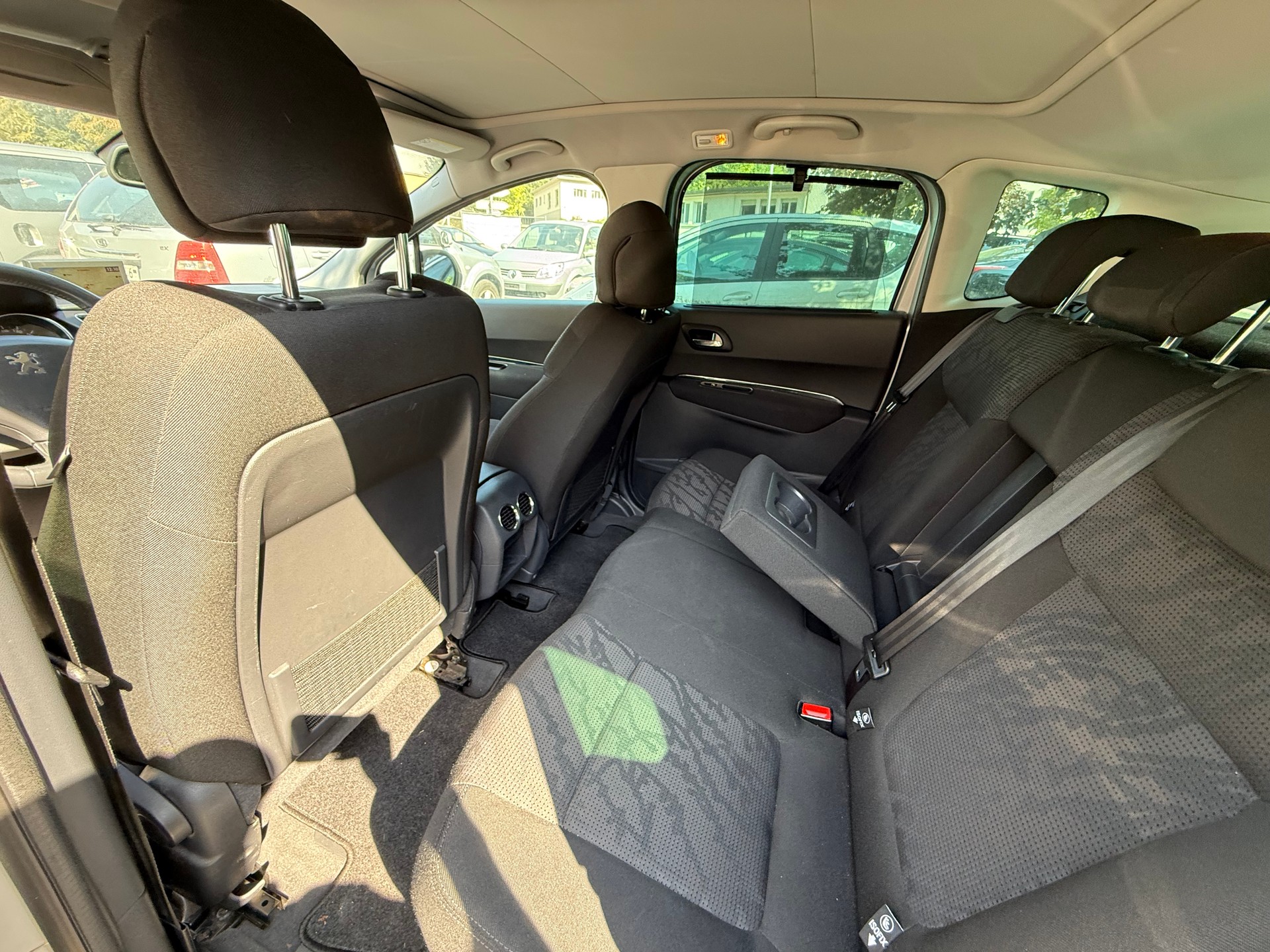 PEUGEOT 3008 1.6 16V T Sport Pack-image-7