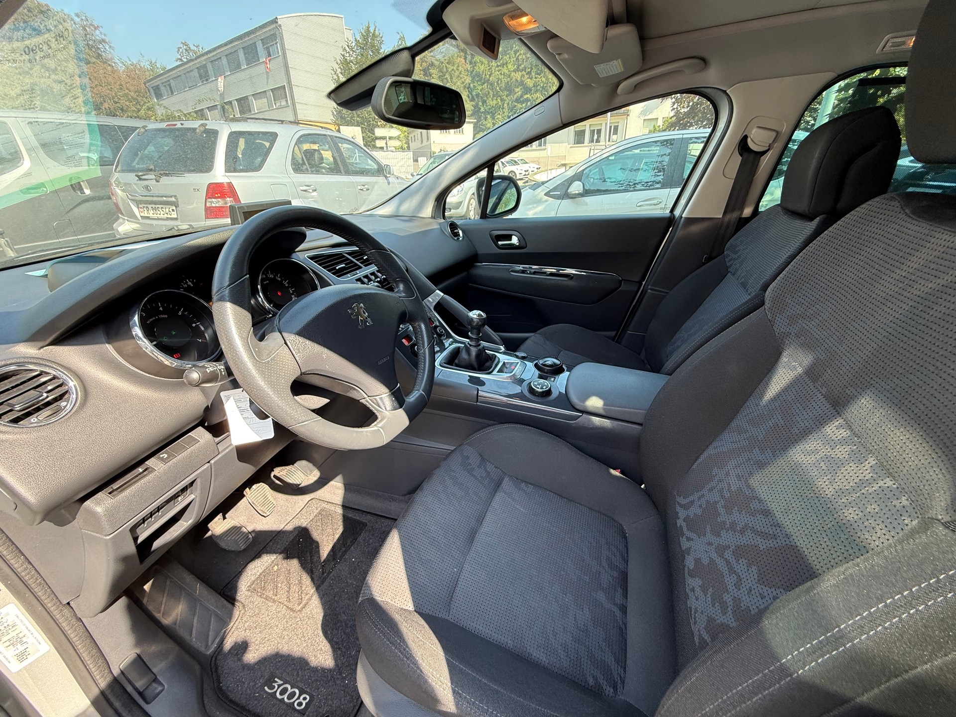 PEUGEOT 3008 1.6 16V T Sport Pack-image-6