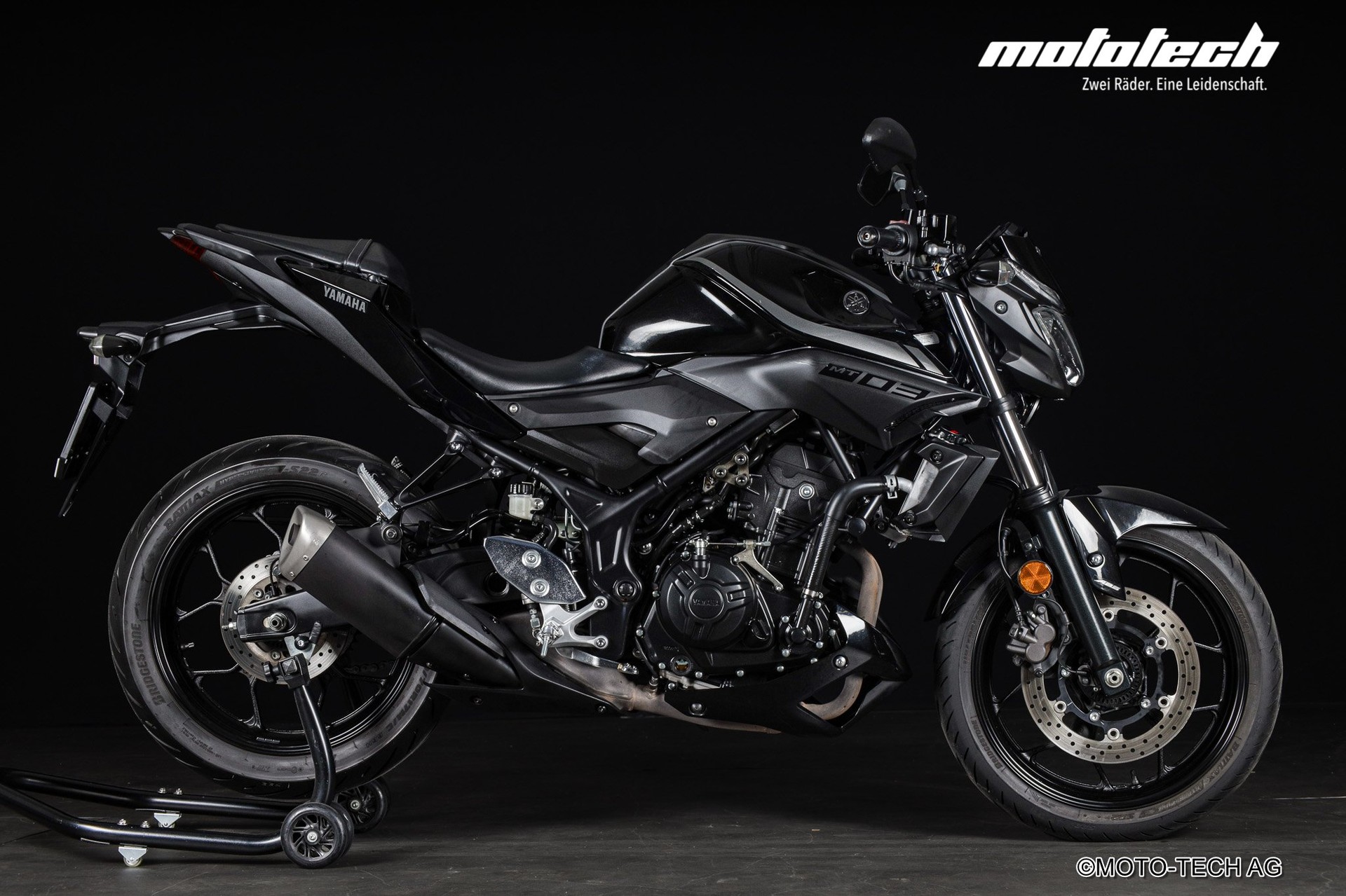 YAMAHA MT-03 ABS-showroom-element-1