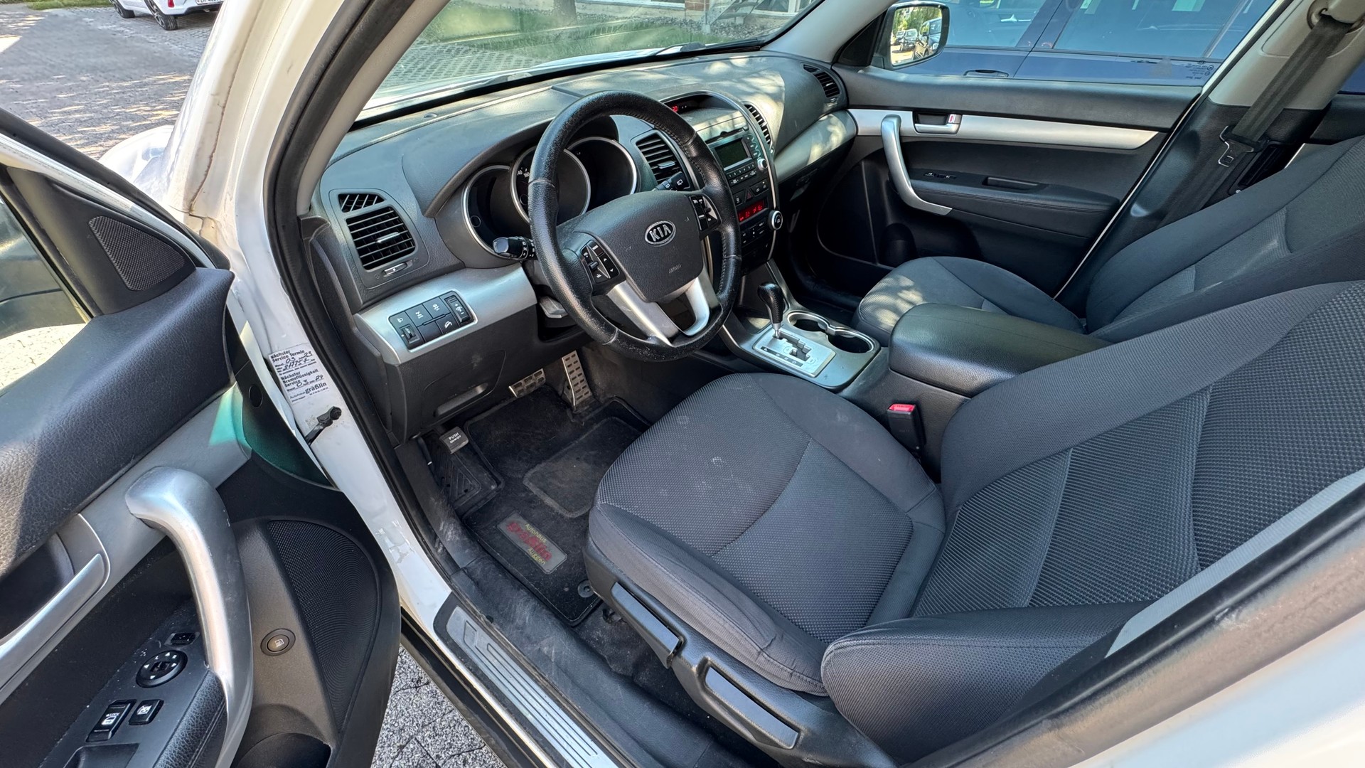 KIA Sorento 2.2 CRDI Style Automatic-image-5