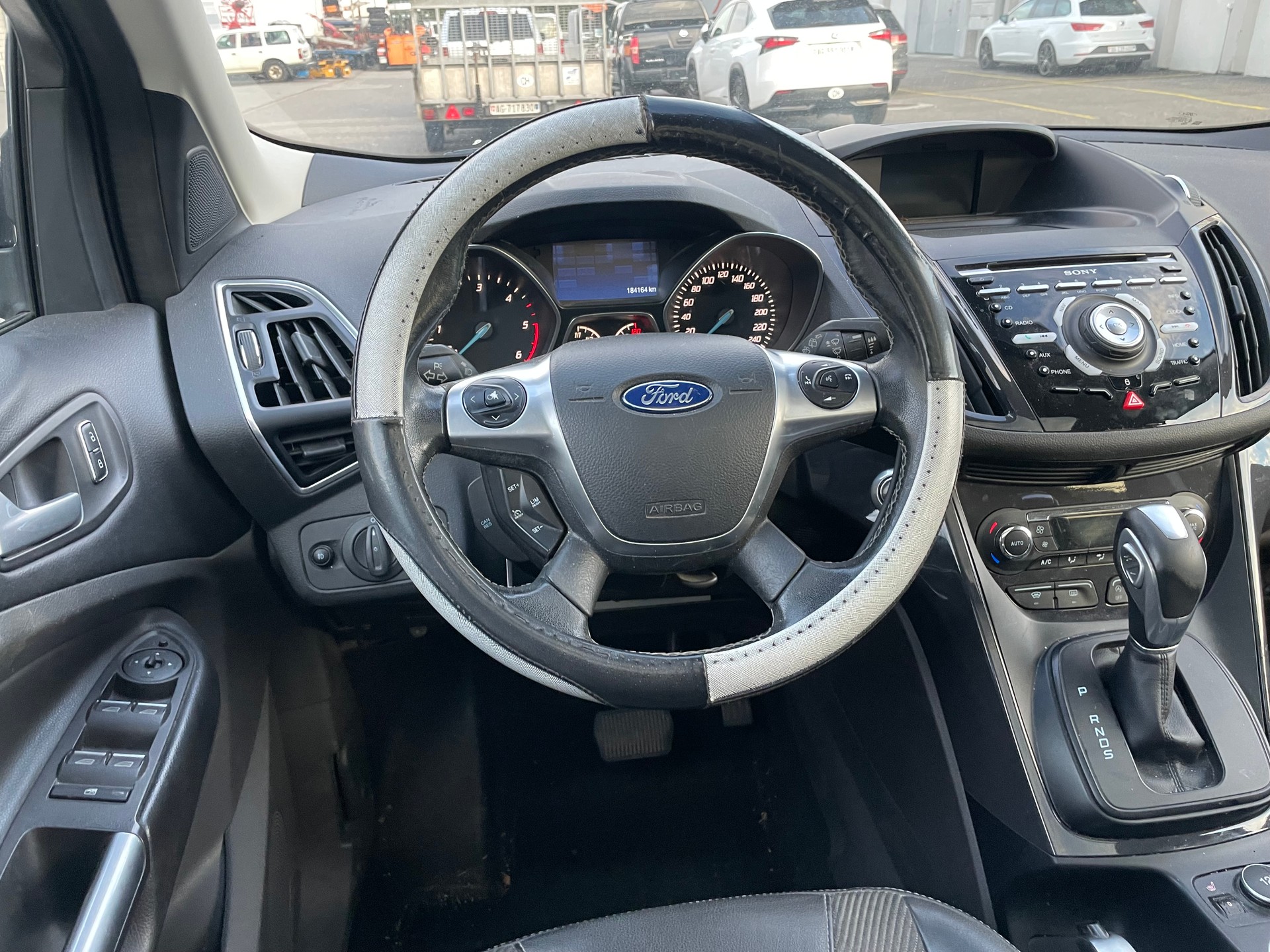 FORD Kuga 2.0 TDCi Titanium 4WD PowerShift-image-8