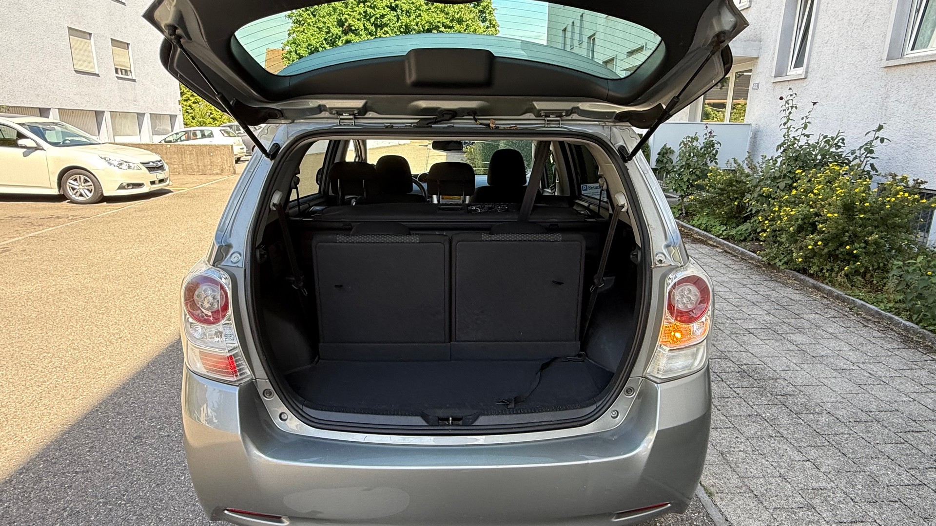 TOYOTA Verso 2.2 D-CAT Linea Sol Premium Automatic-image-12