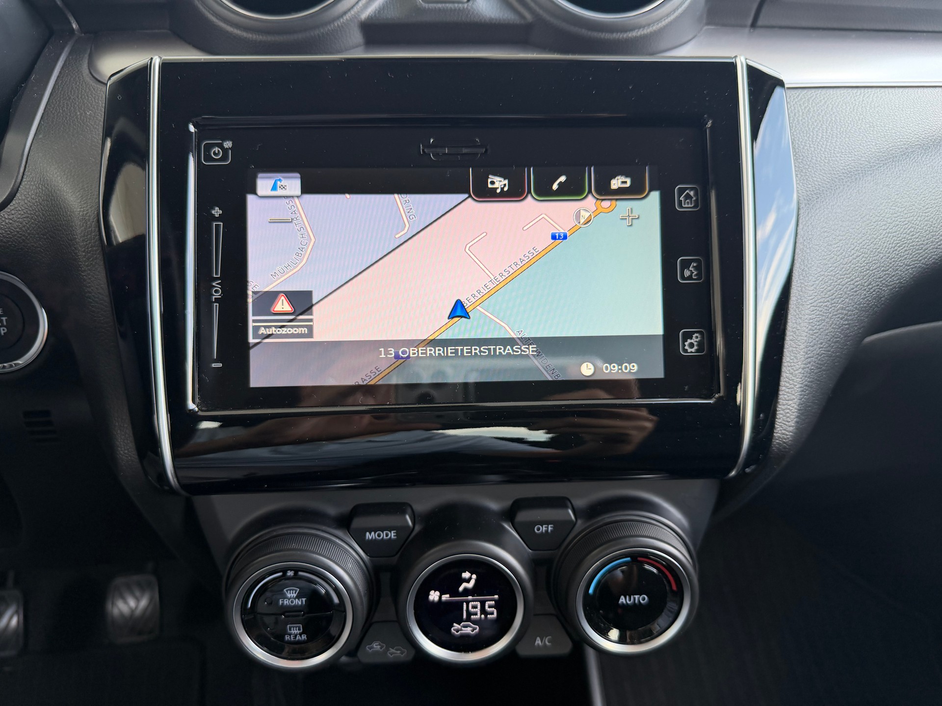 SUZUKI Swift 1.2 Compact Top Hybrid-image-14