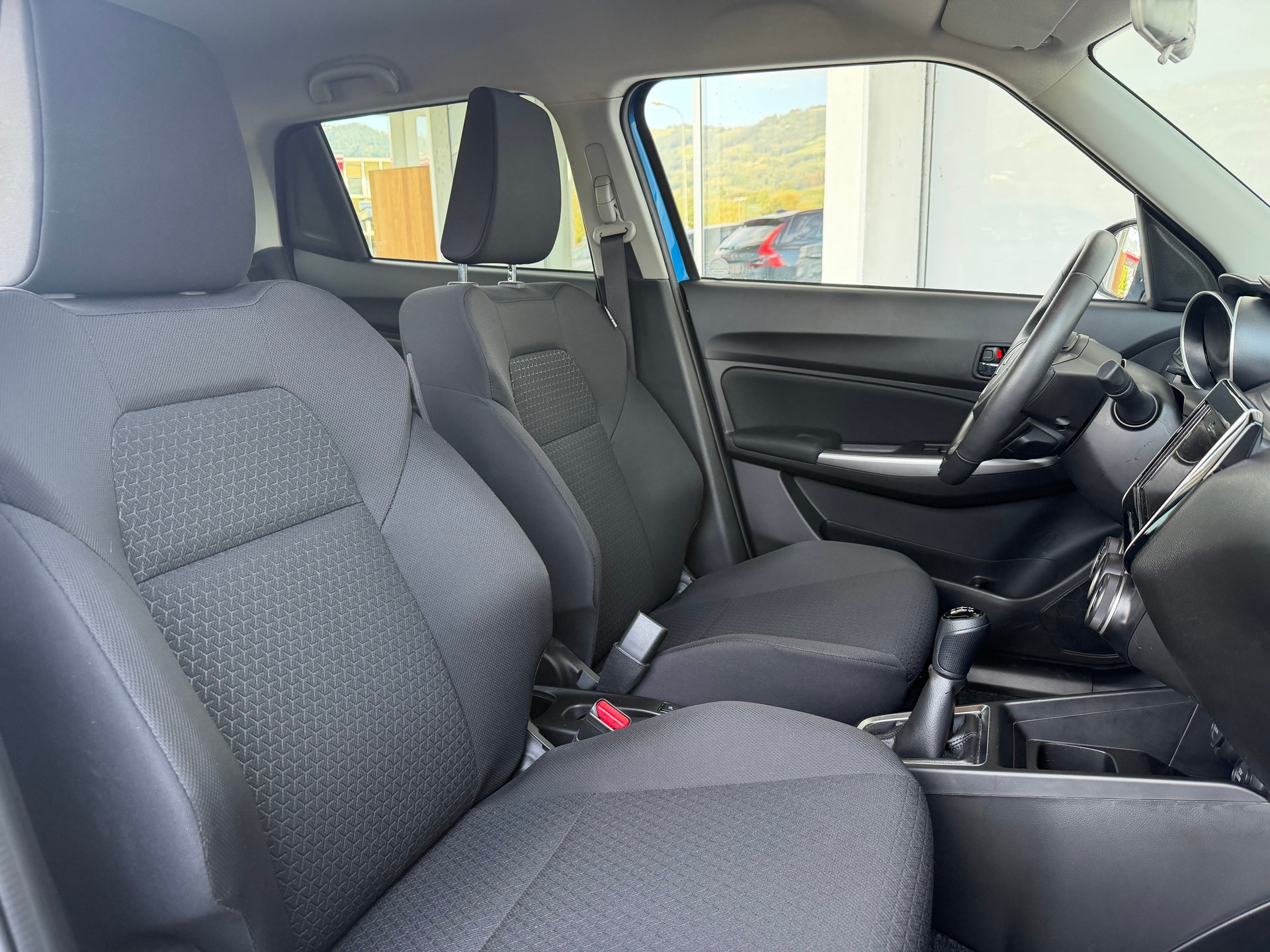 SUZUKI Swift 1.2 Compact Top Hybrid-showroom-element-3