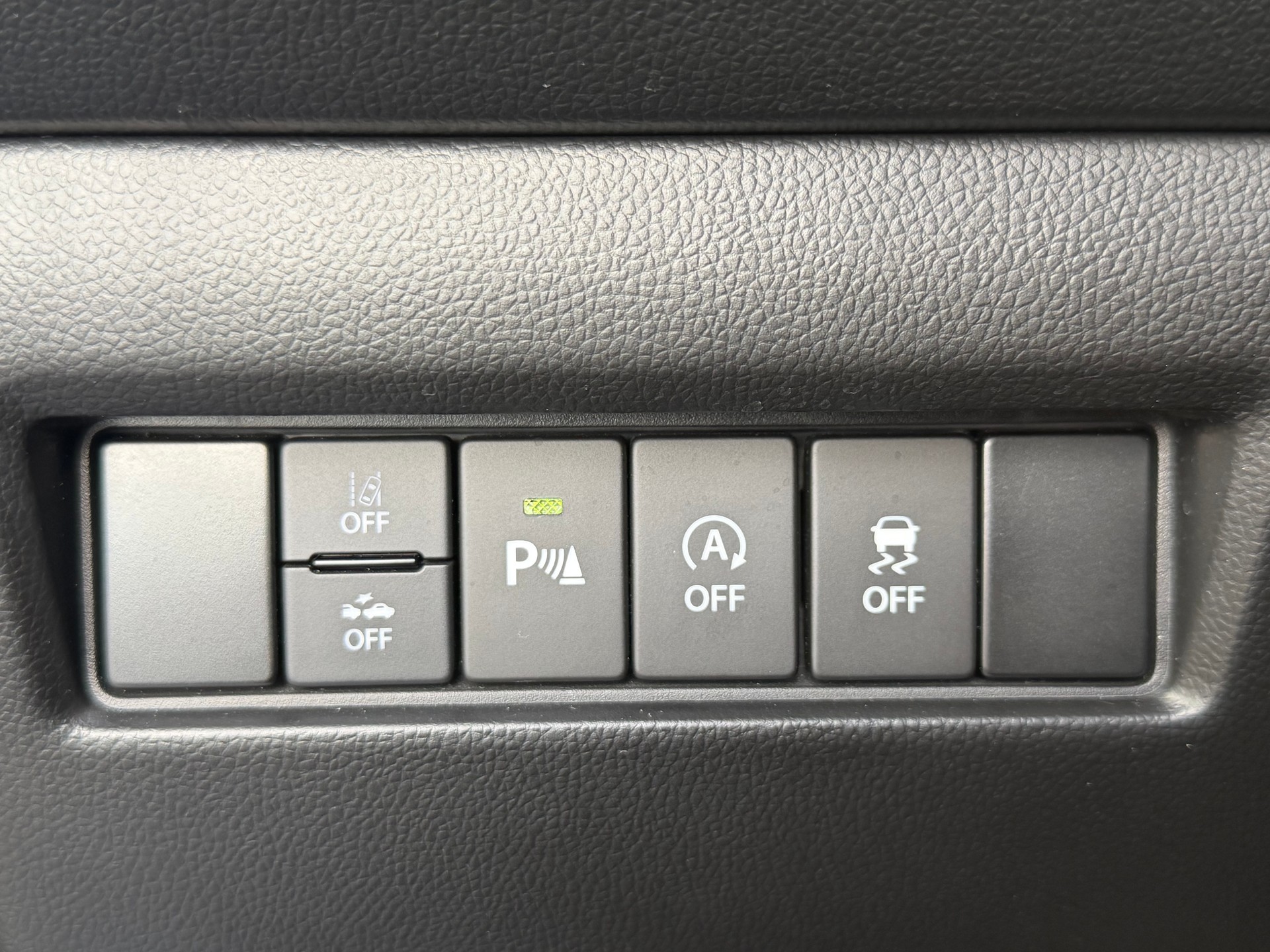 SUZUKI Swift 1.2 Compact Top Hybrid-image-12