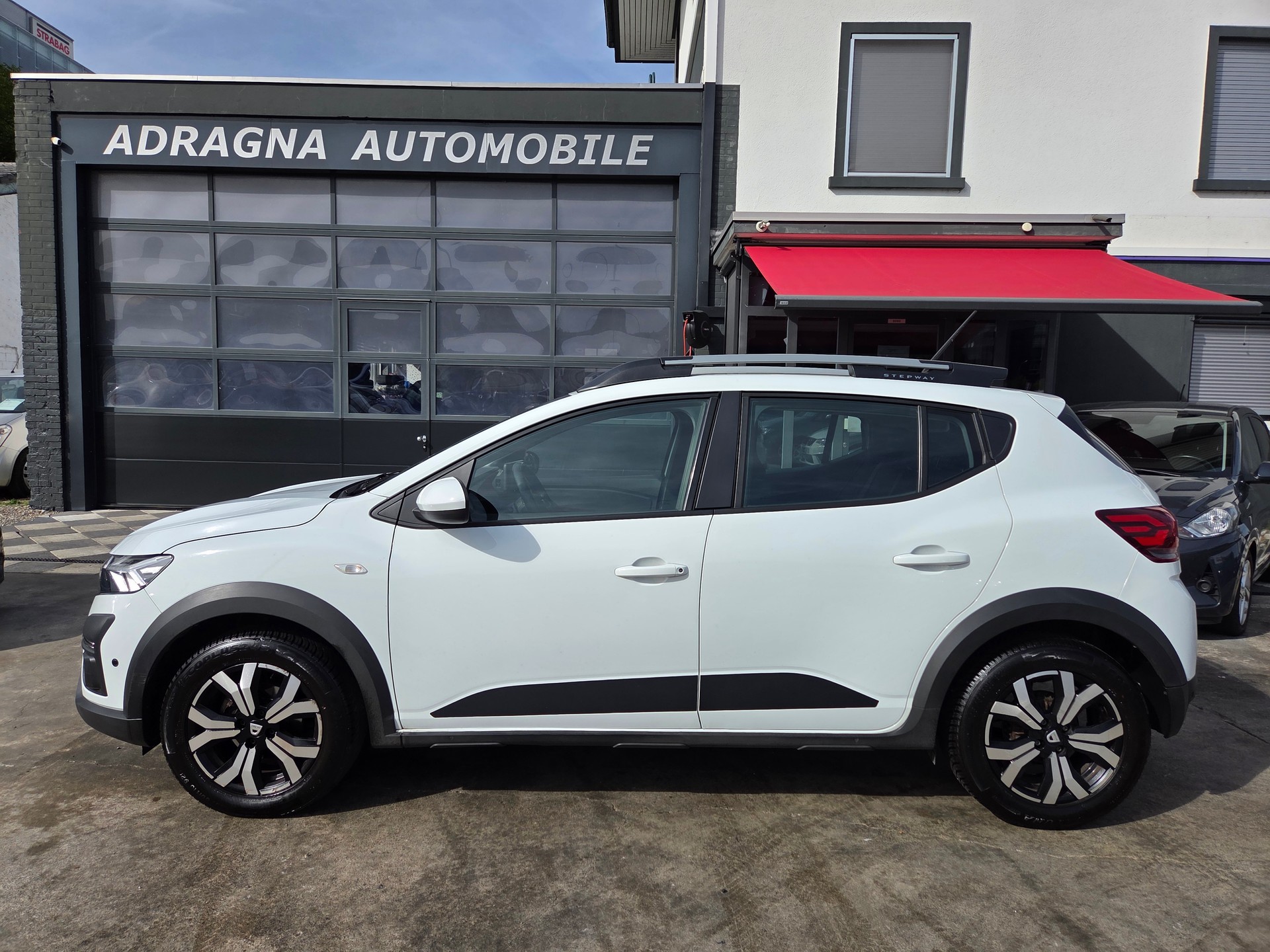 DACIA Sandero Stepway TCe 90 Comfort CVT-showroom-element-3