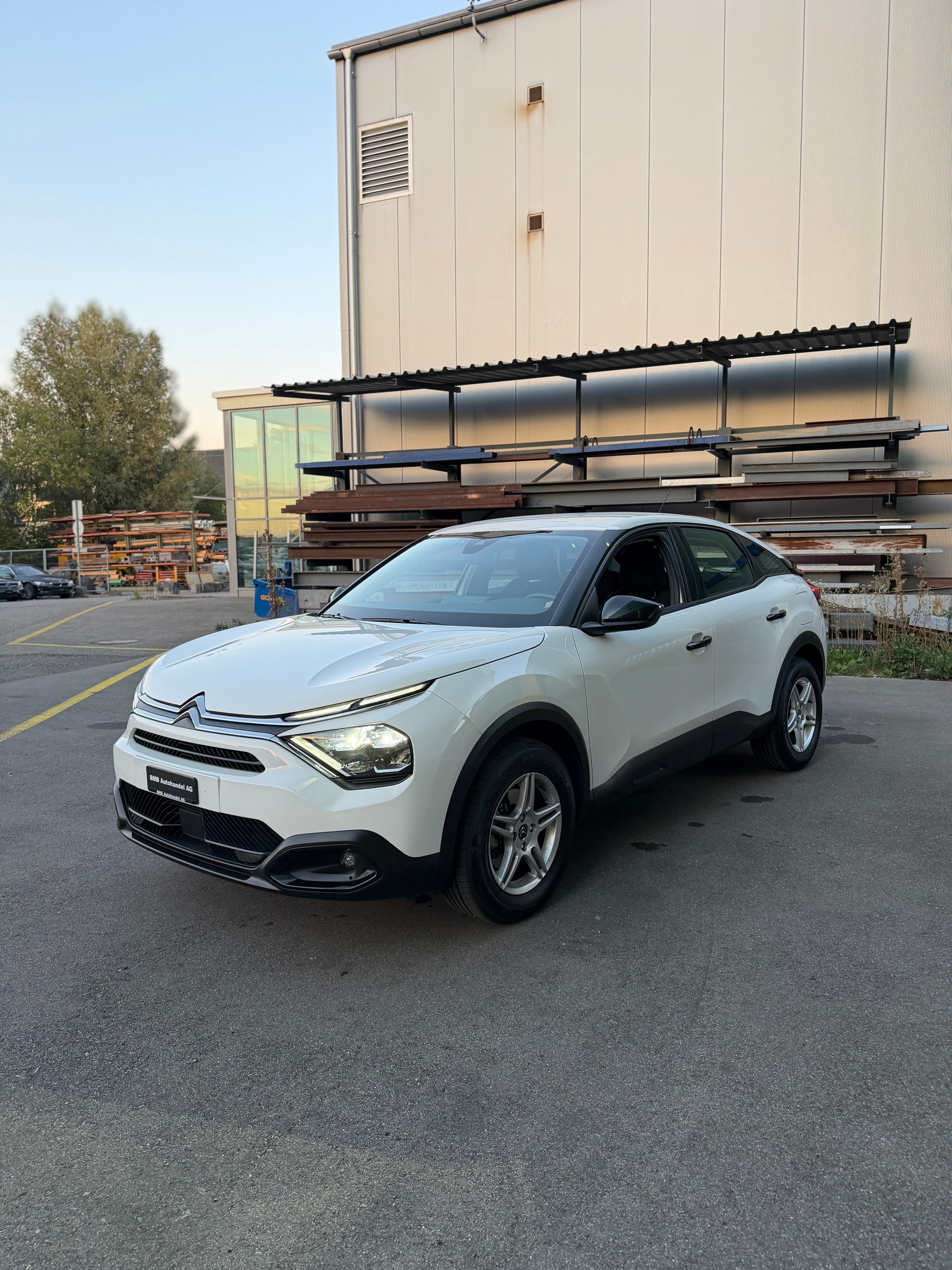 CITROEN C4 1.2 Pure Tech Swiss Edition EAT8-image-2
