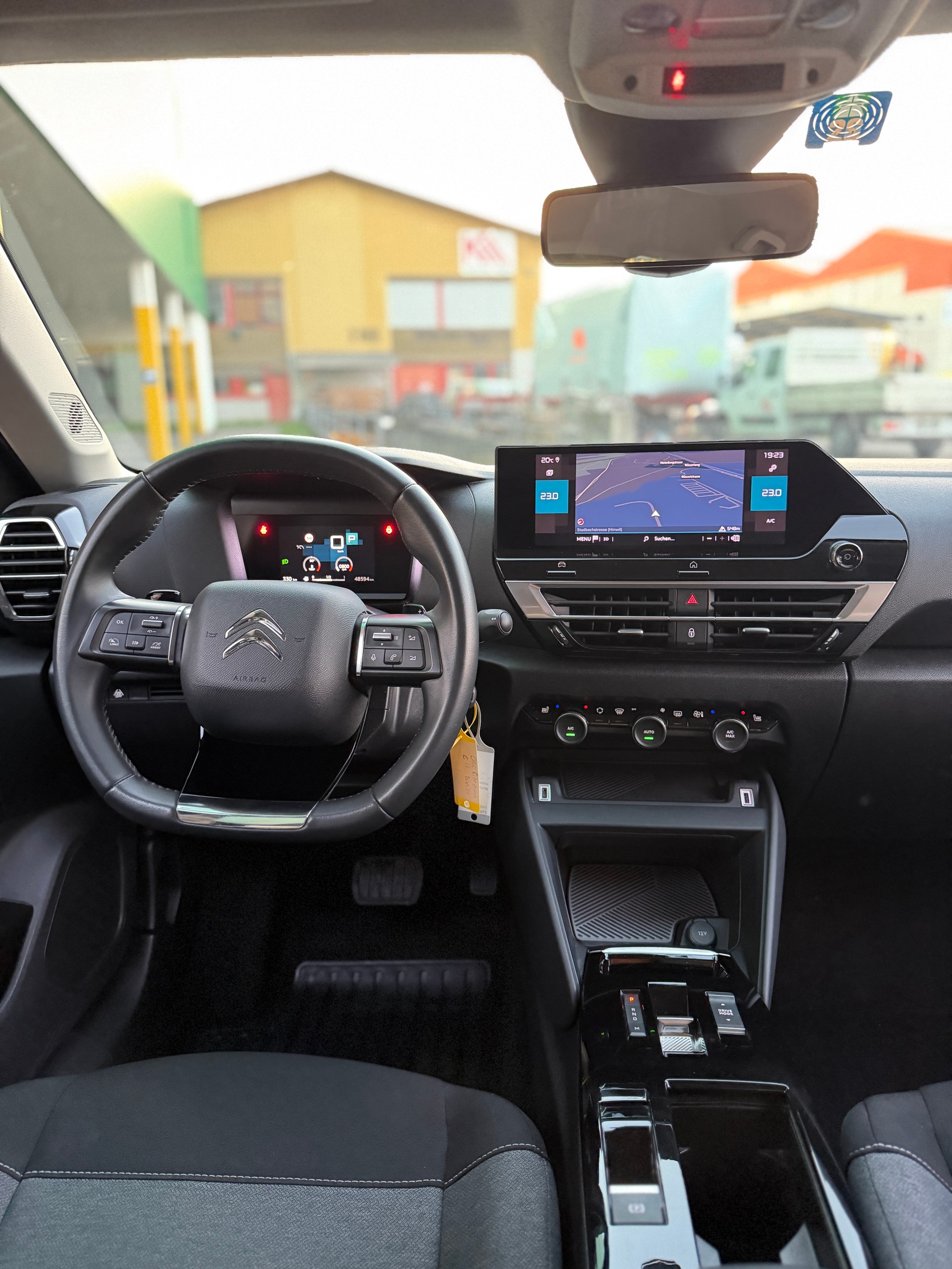 CITROEN C4 1.2 Pure Tech Swiss Edition EAT8-image-9