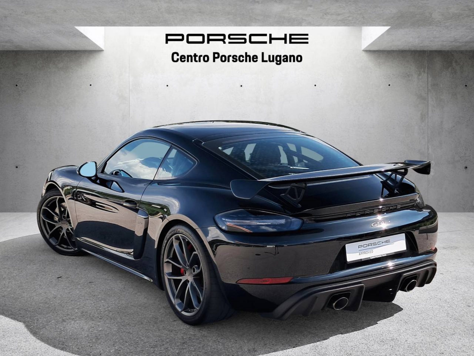 PORSCHE 718 Cayman GT4-showroom-element-2