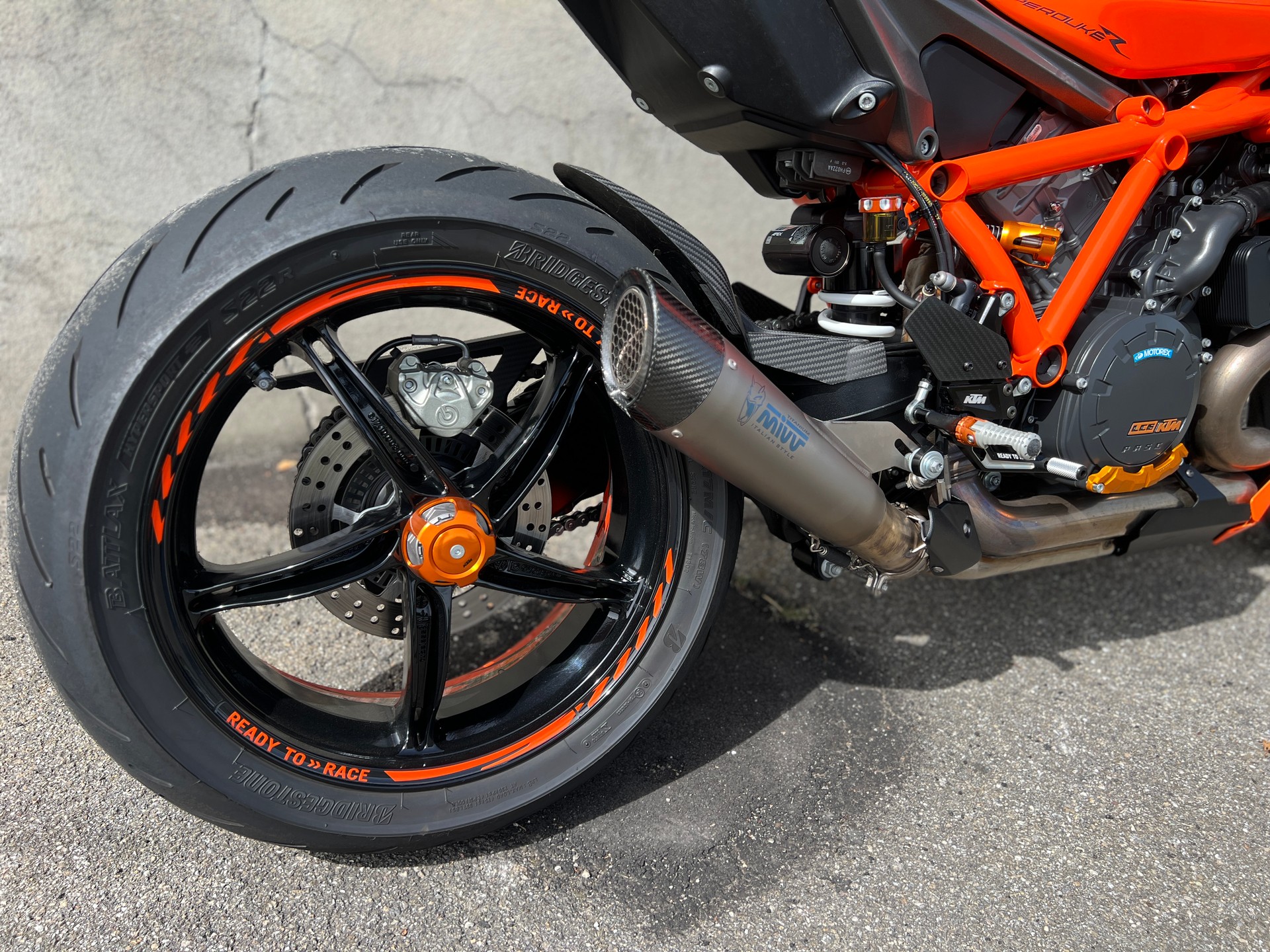 KTM 1290 Super Duke R-image-6