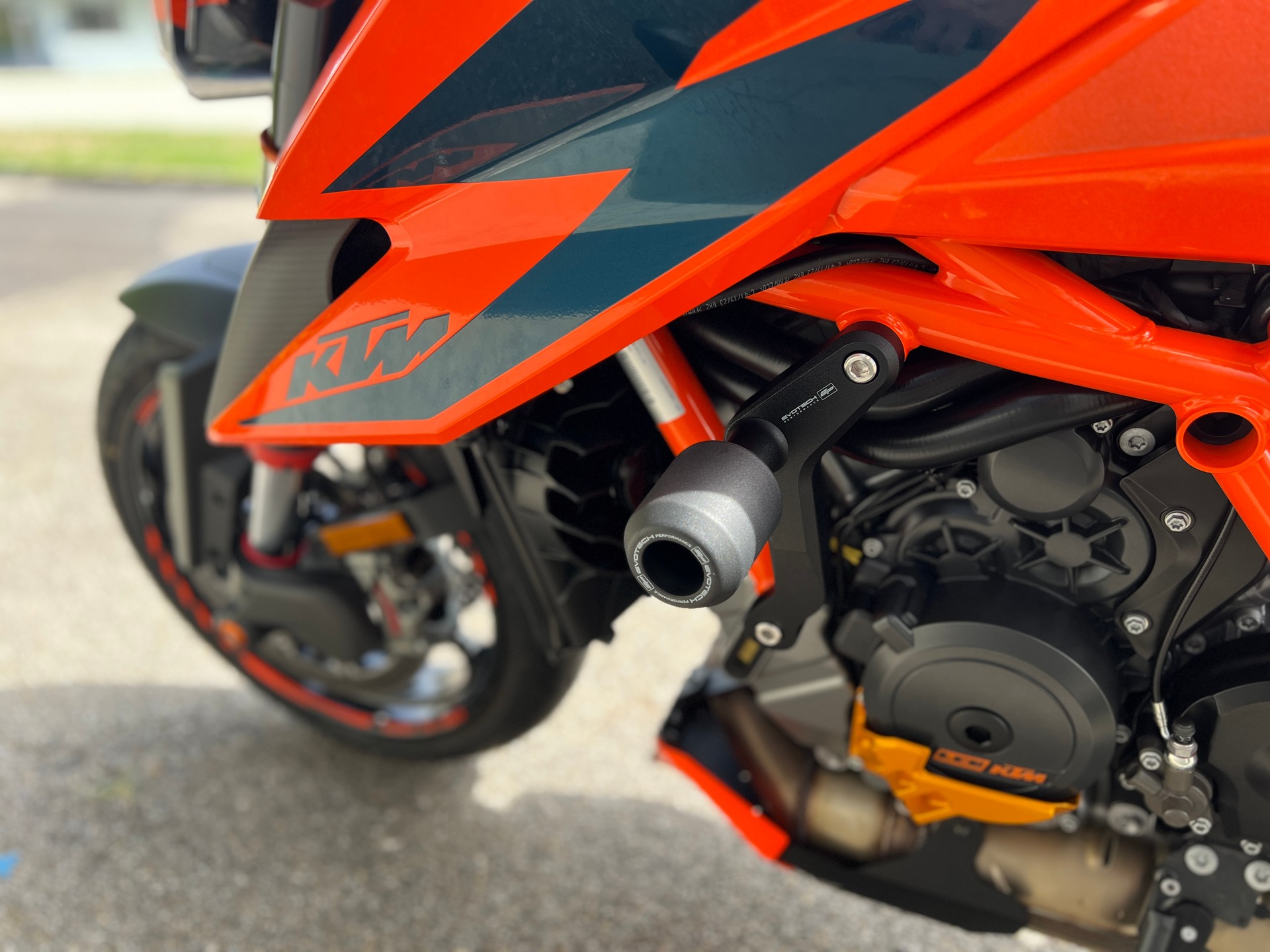 KTM 1290 Super Duke R-image-9