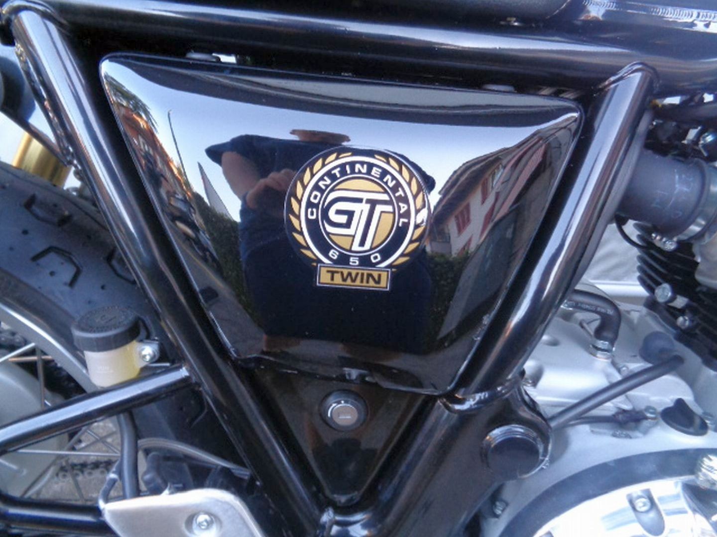 ROYAL ENFIELD GT 650 TWIN-image-3
